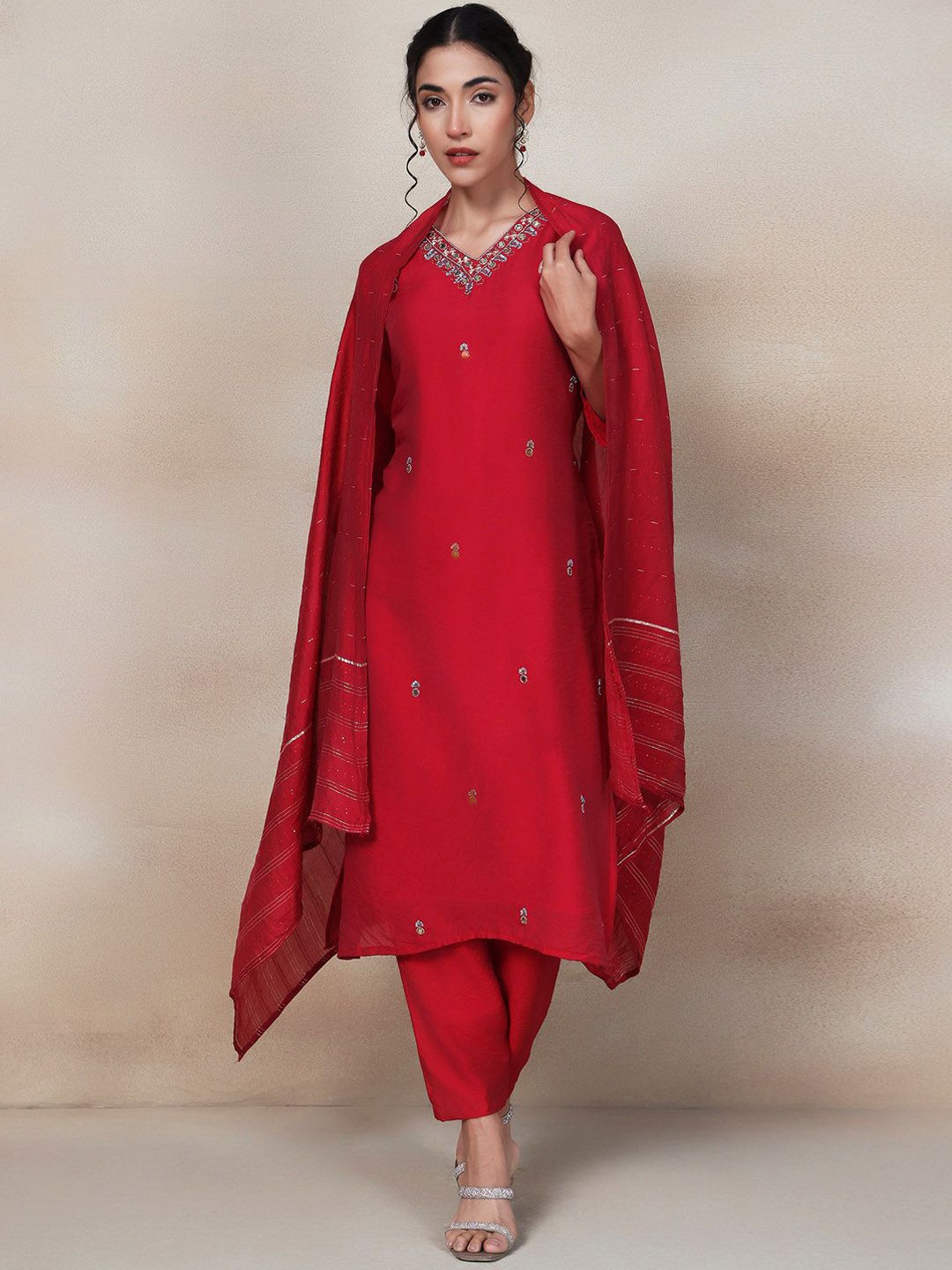 

Rang by Indya Women Ethnic Motifs Yoke Design Regular Thread Work Kurta with Trousers & With Dupatta, Red