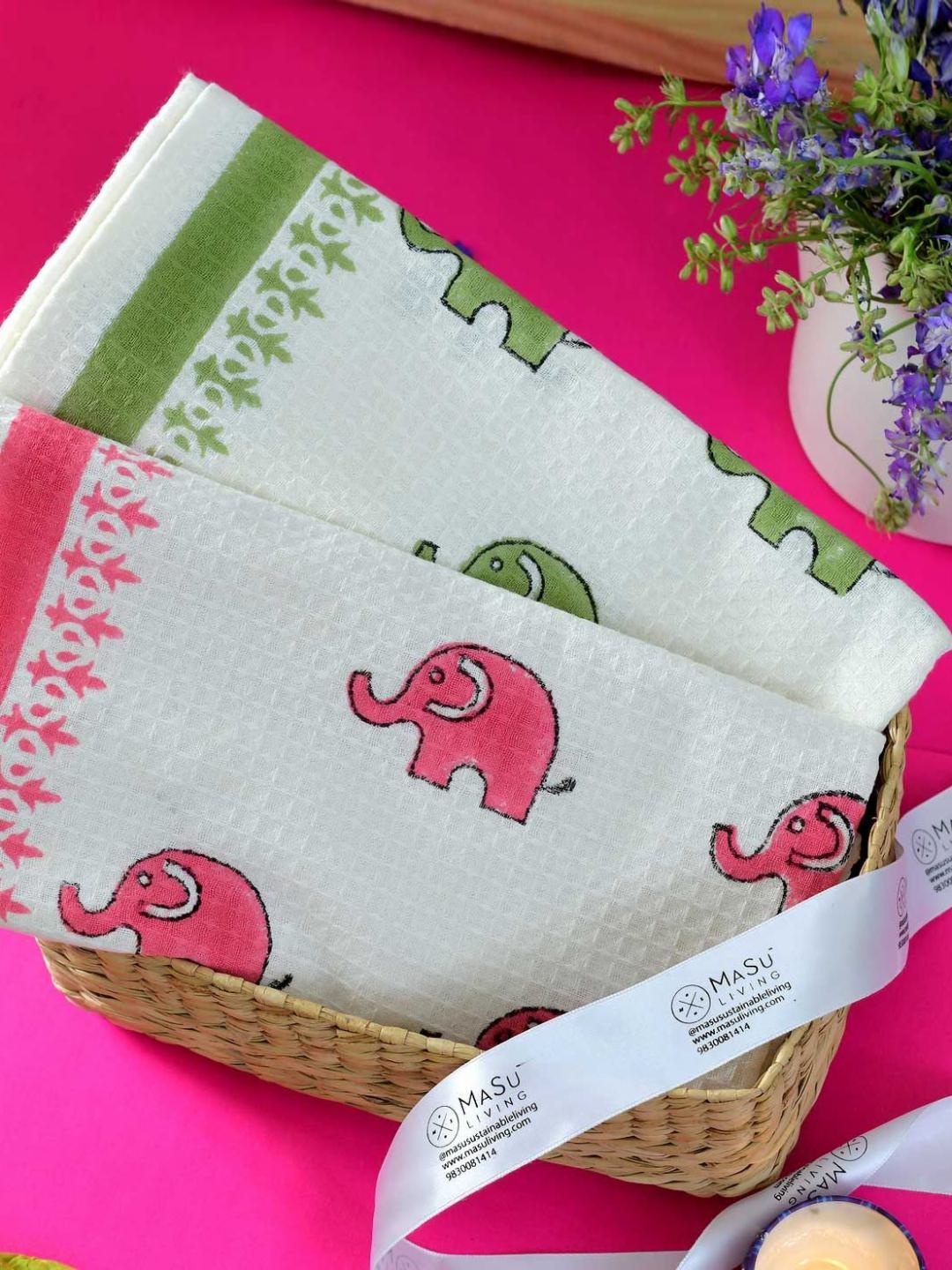 

MASU LIVING White & Green 2 Pieces Printed Pure Cotton 380 GSM Bath Towels