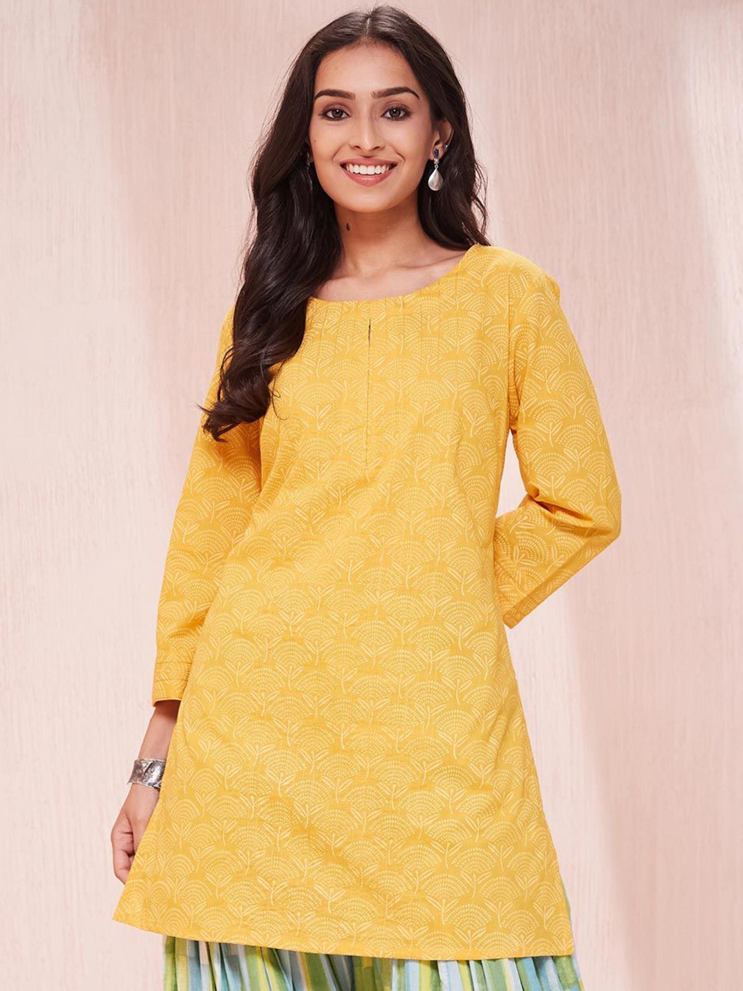 

Fabindia Floral Printed Round Neck Cotton Straight Short Kurta, Yellow