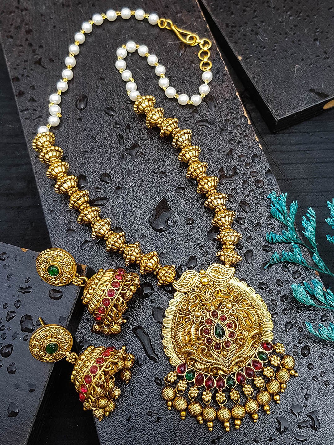 

GRIIHAM Gold-Plated Stone-Studded & Beaded Jewellery Set
