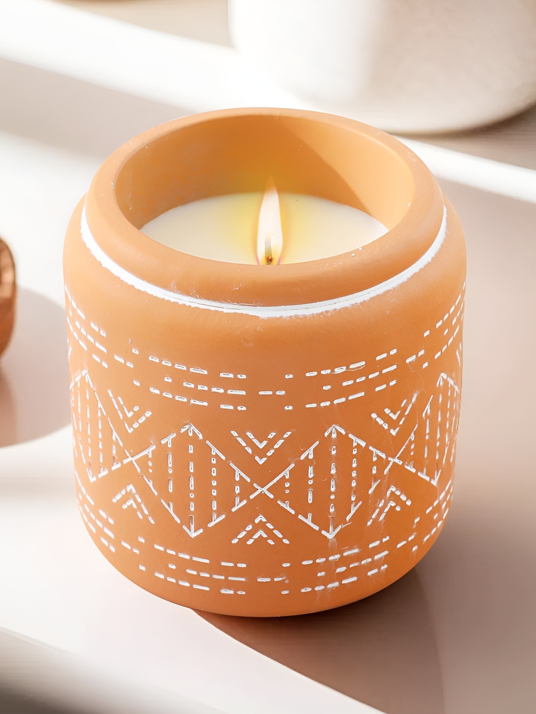 

UMAI Brown & White Textured Teak Wood Scented Jar Candle