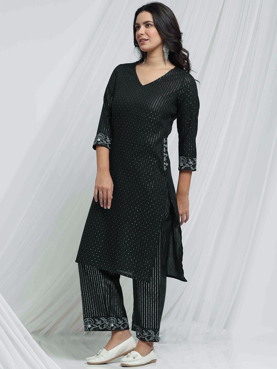 

Anouk Black Floral Embroidered Kantha Work Pure Cotton Straight Kurta With Trouser