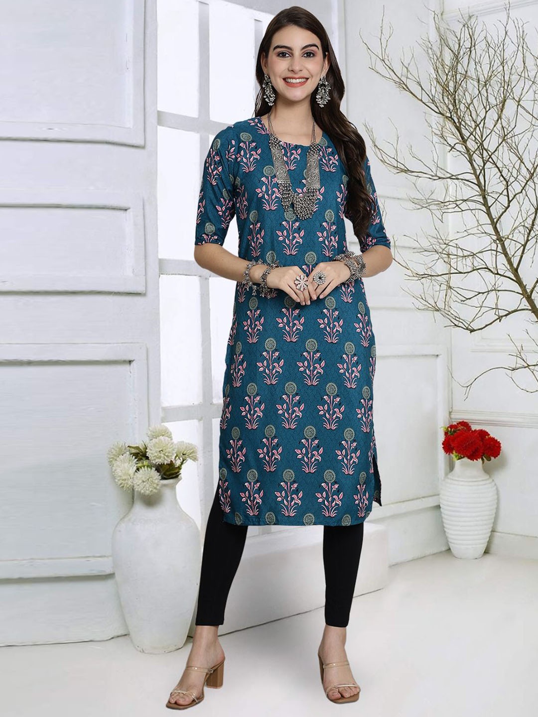 

7Threads Floral Printed Round Neck Straight Kurta, Blue