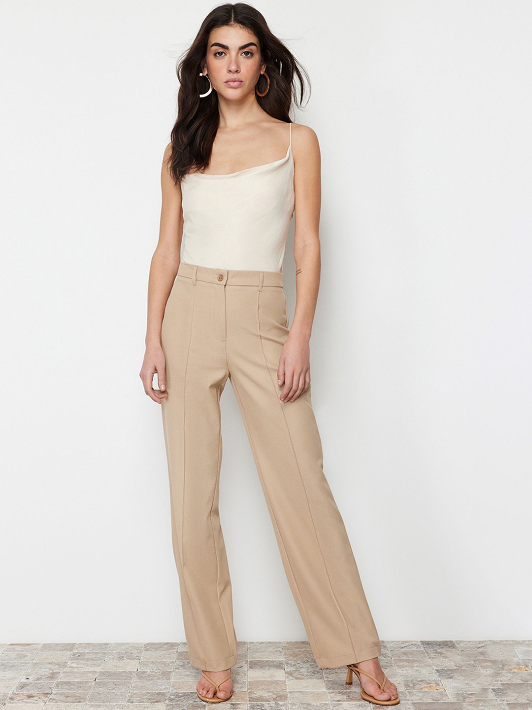 

Trendyol Women Mid-Rise Regular Fit Trousers, Na
