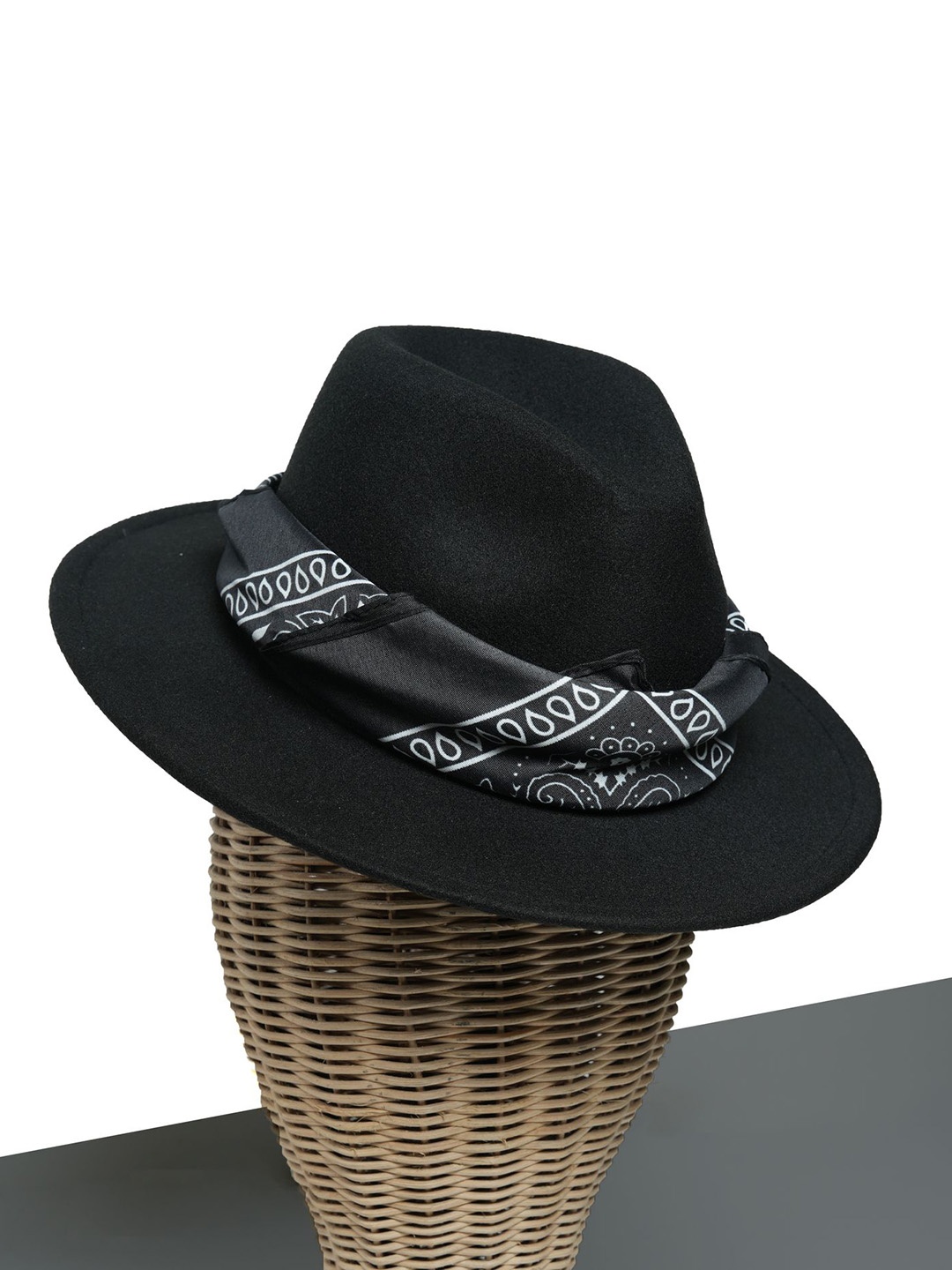 

CHOKORE Unisex Black Solid Fedora Hat