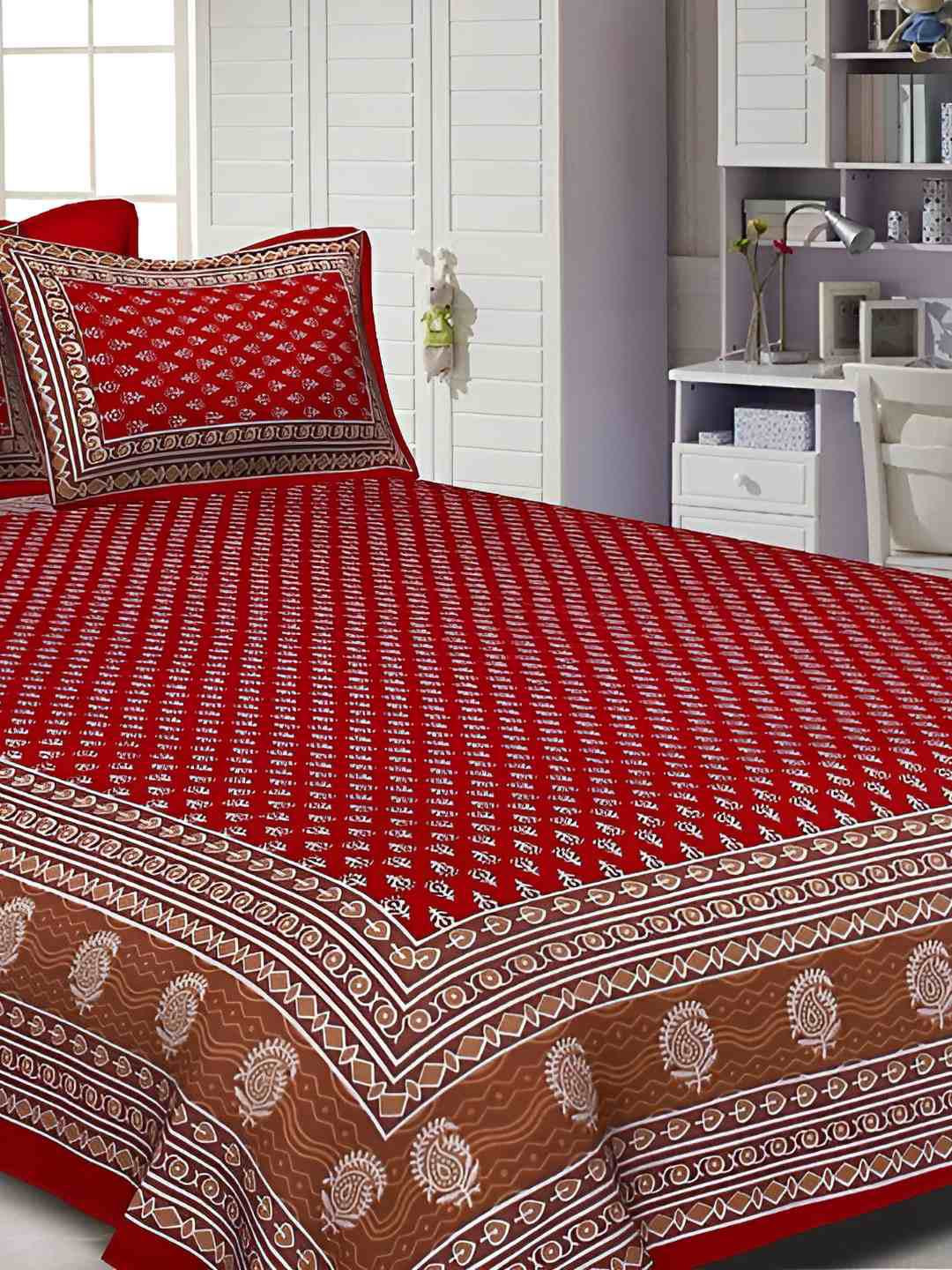 

BED-SHEET.COM Red & White Printed Cotton 210 TC King Bedsheet With 2 Pillow Covers