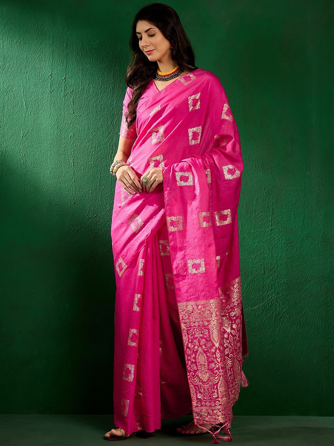 

SHADOW & SAINING Woven Design Zari Banarasi Saree, Pink