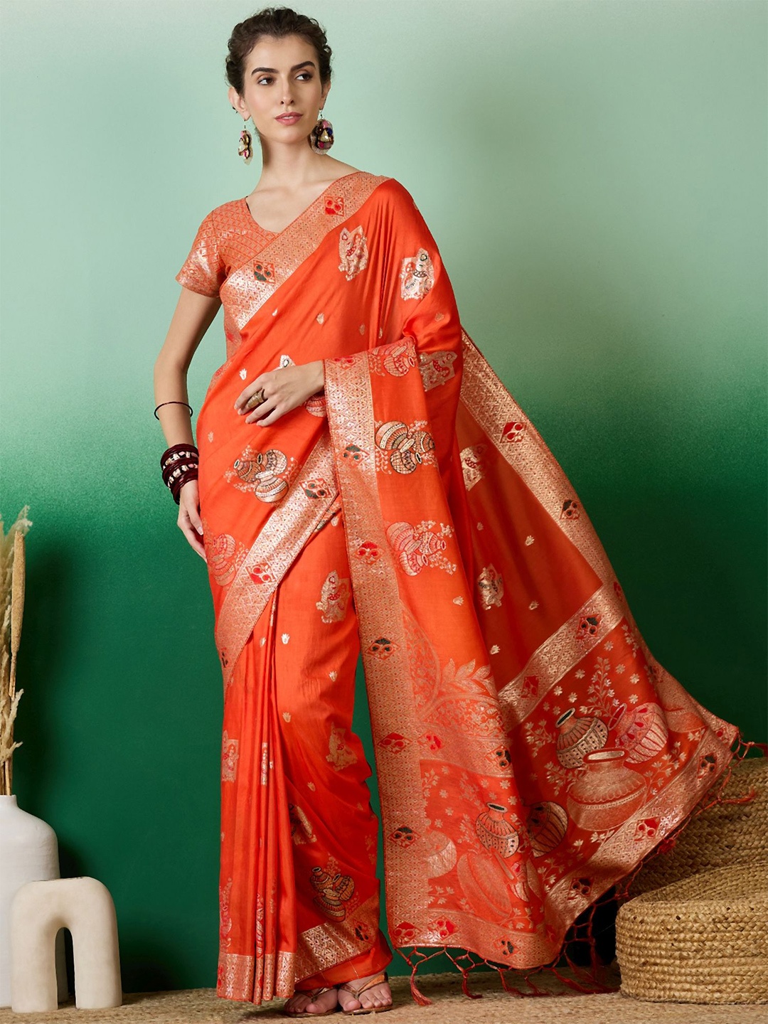 

SHADOW & SAINING Woven Design Banarasi Zari Saree, Orange