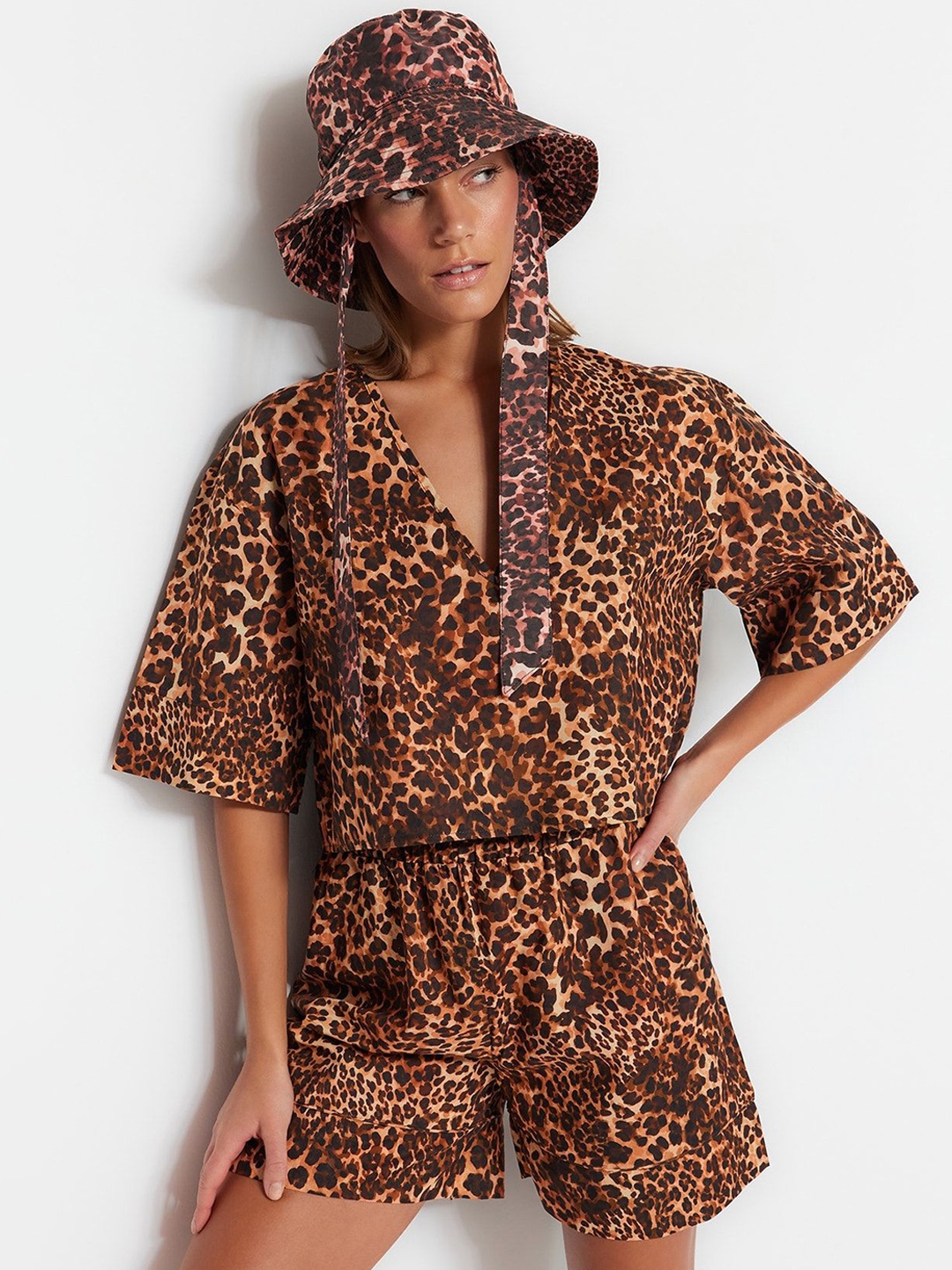 

Trendyol Women Brown Self Design Bucket Hat