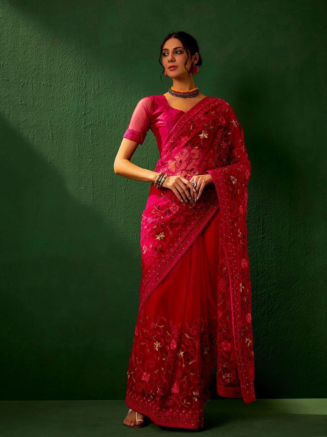 

SHADOW & SAINING Floral Beads and Stones Net Saree, Magenta