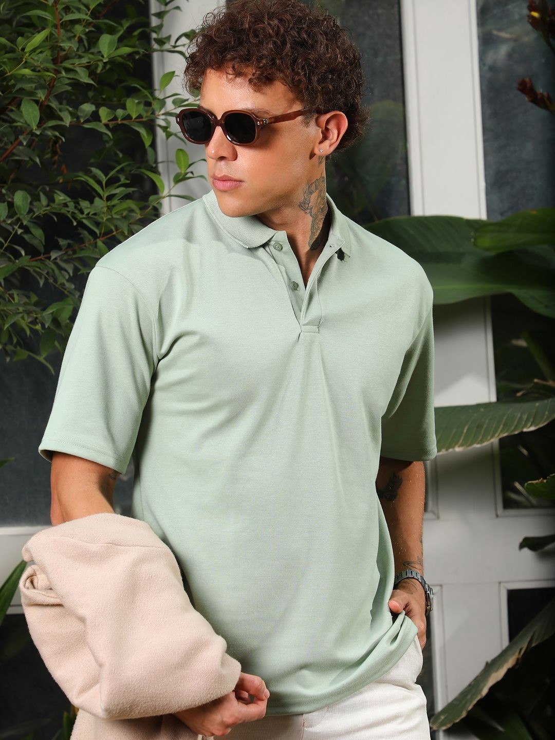 

Campus Sutra Men Solid Polo Collar Cotton T-Shirt, Green