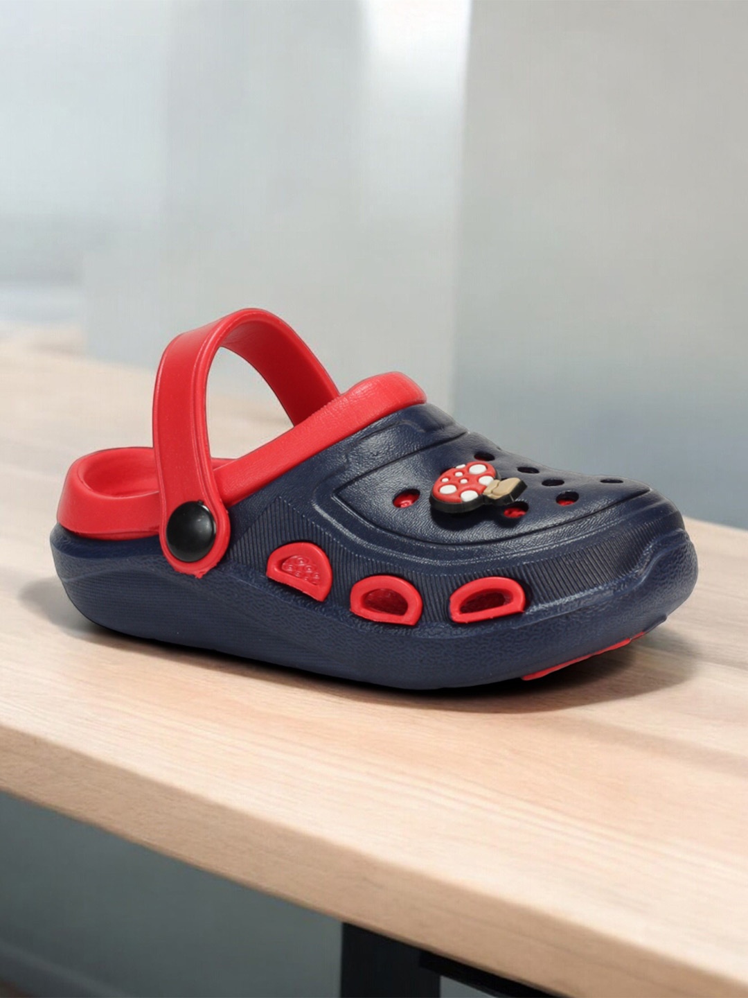 

Lil Lollipop Kids Mushroom Applique Anti-Slip Clogs, Navy blue