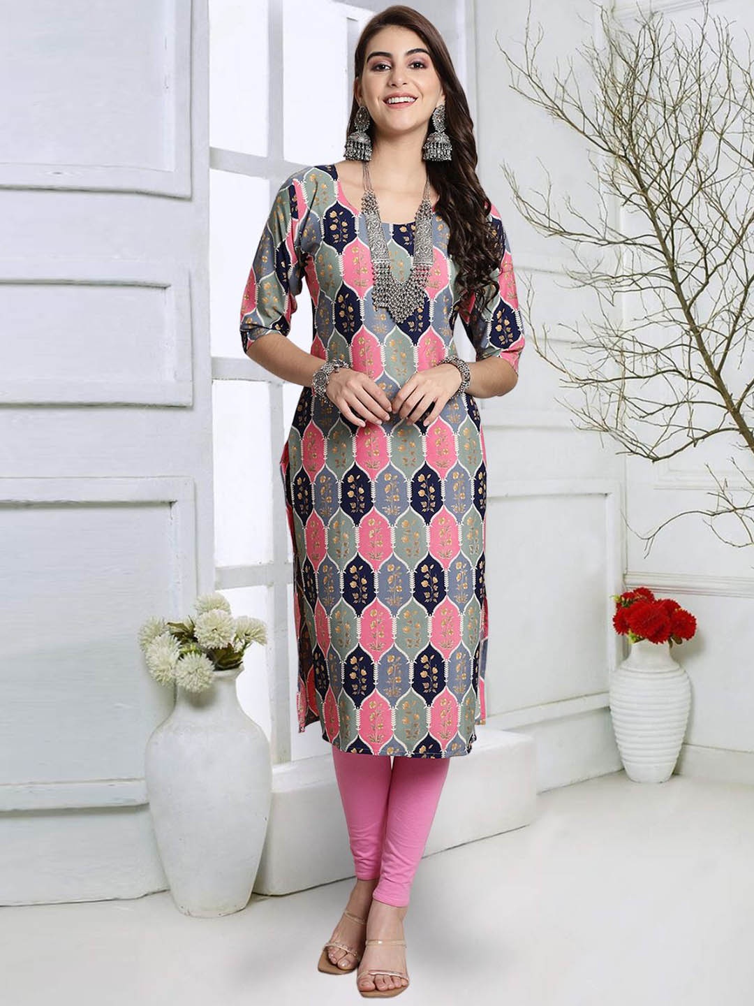 

7Threads Floral Printed Round Neck Straight Kurta, Pink