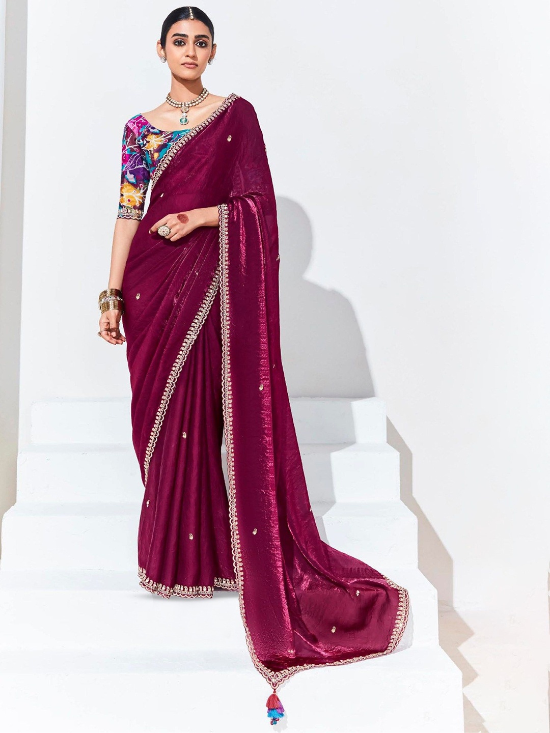 

MySilkLove Ethnic Motifs Saree, Maroon