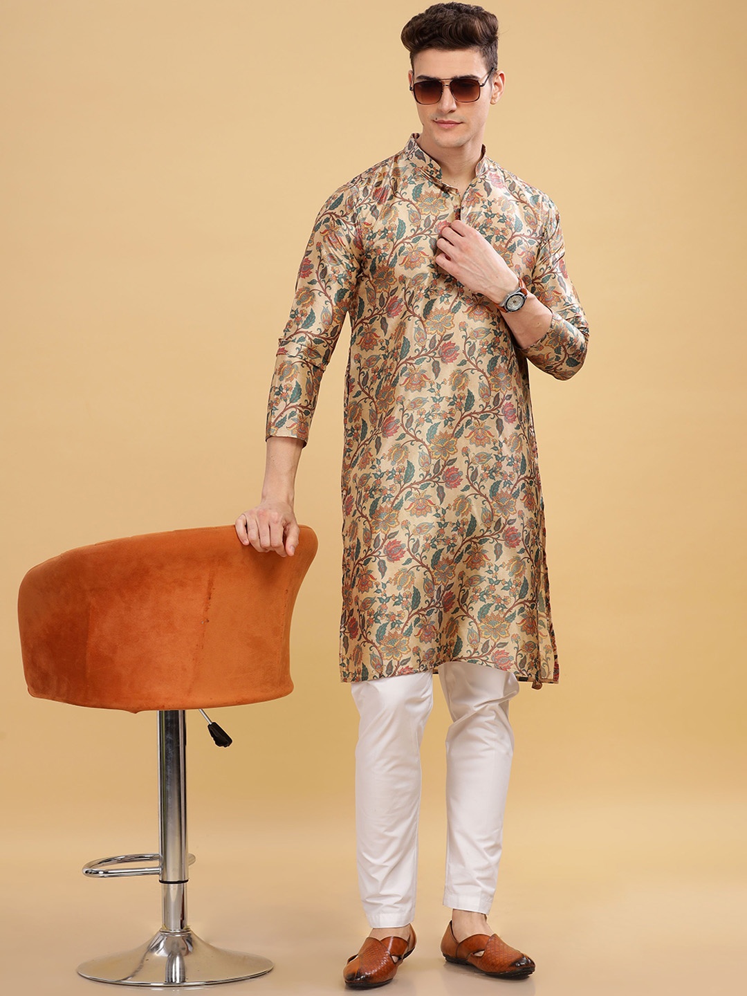 

Anouk Cream-Coloured Floral Printed Mandarin Collar Straight Kurta