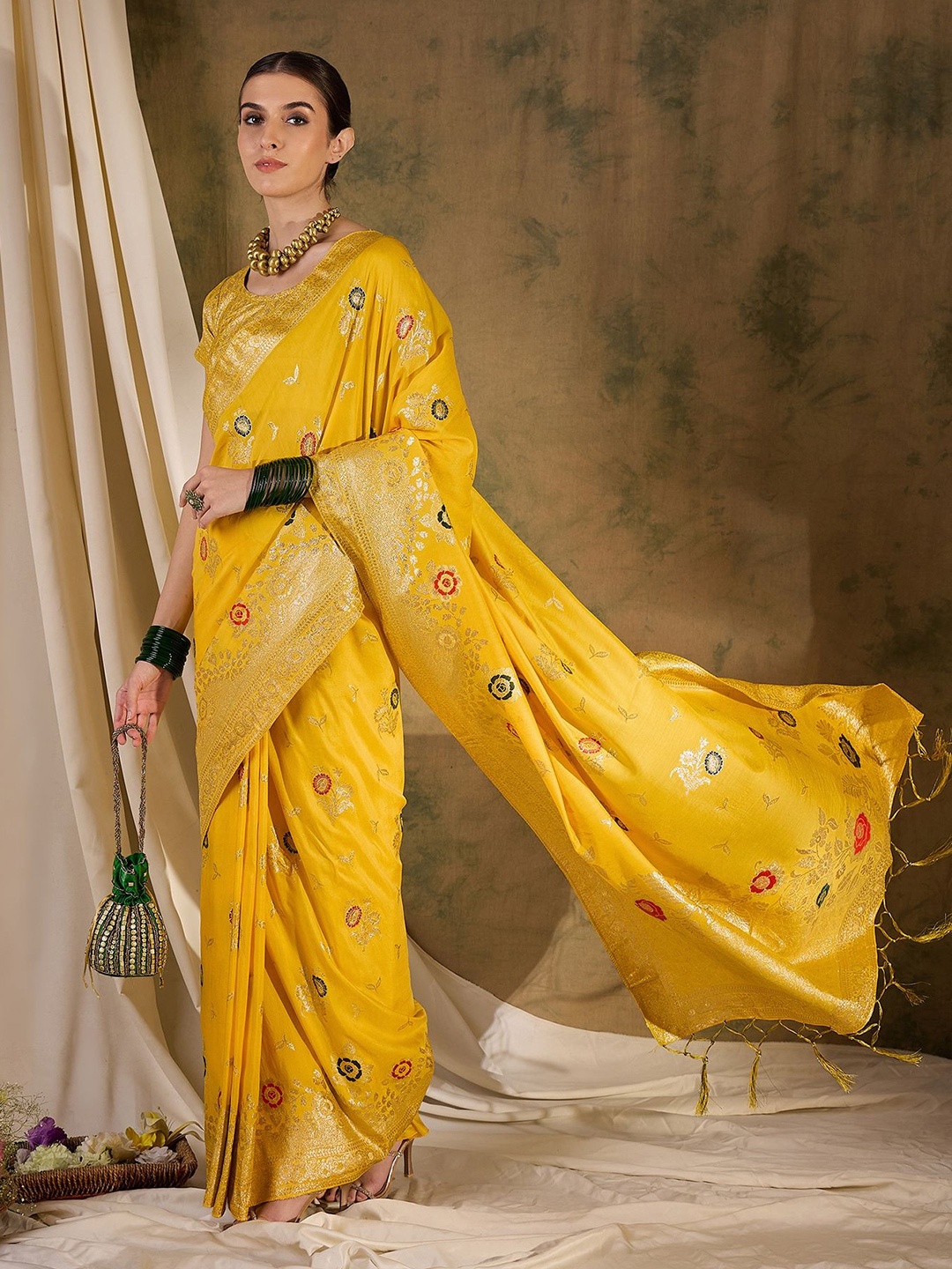 

SHADOW & SAINING Woven Design Zari Silk Blend Banarasi Saree, Yellow