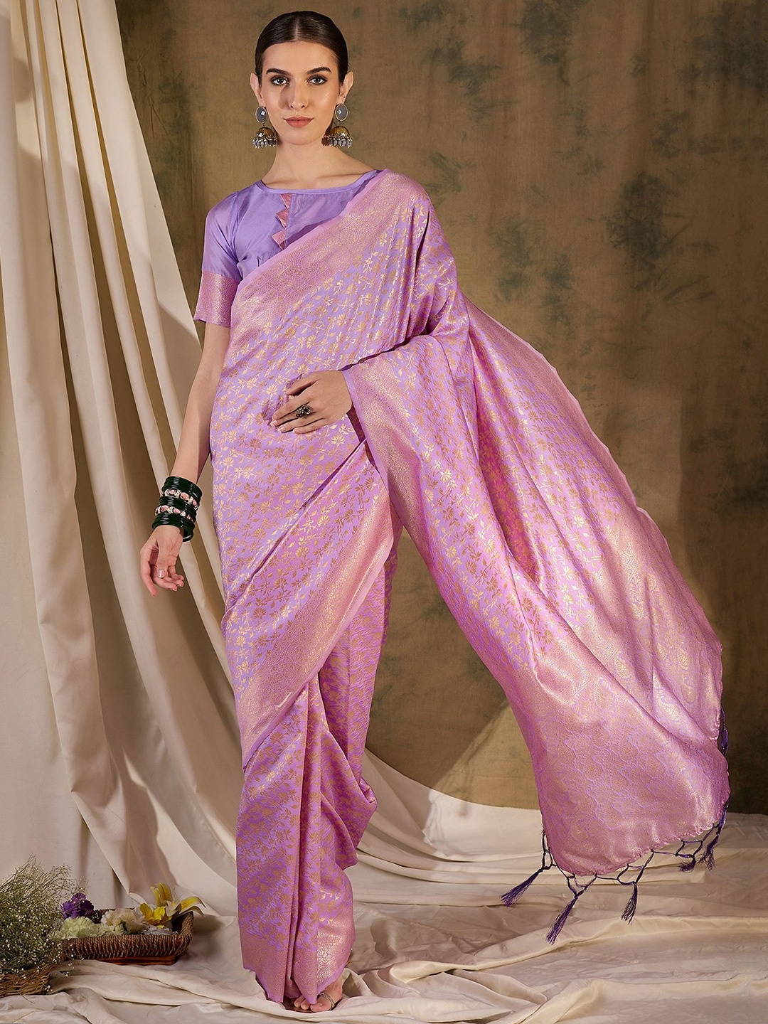 

SHADOW & SAINING Woven Design Zari Kanjeevaram Saree, Lavender