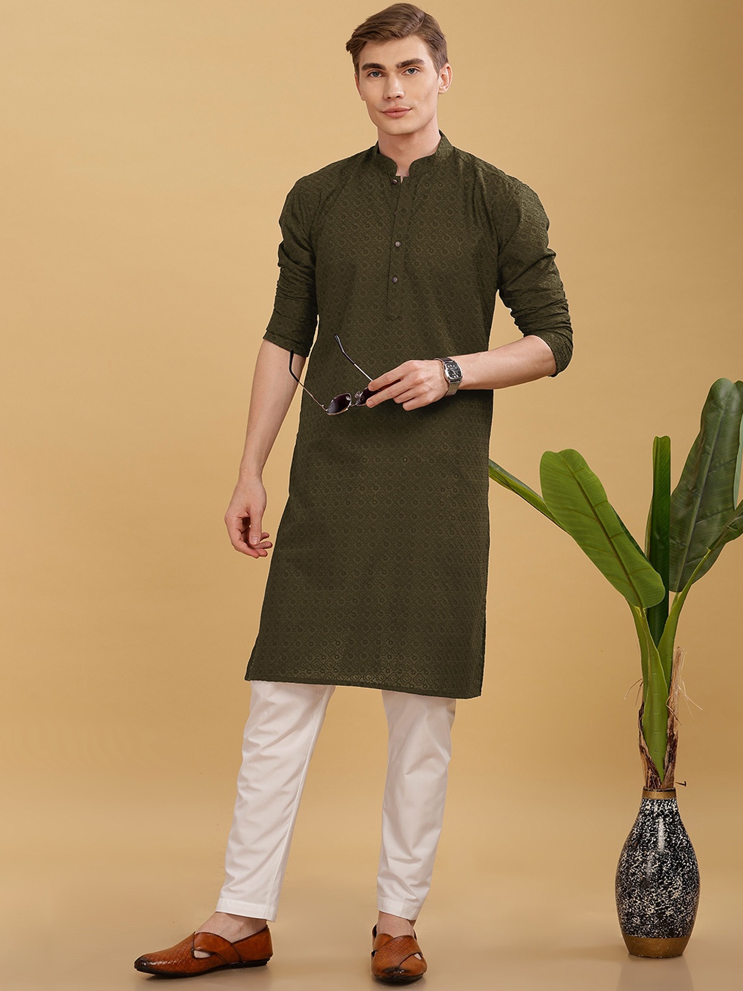 

Anouk Olive Green Floral Lucknowi Embroidered Thread Work Pure Cotton Straight Kurta