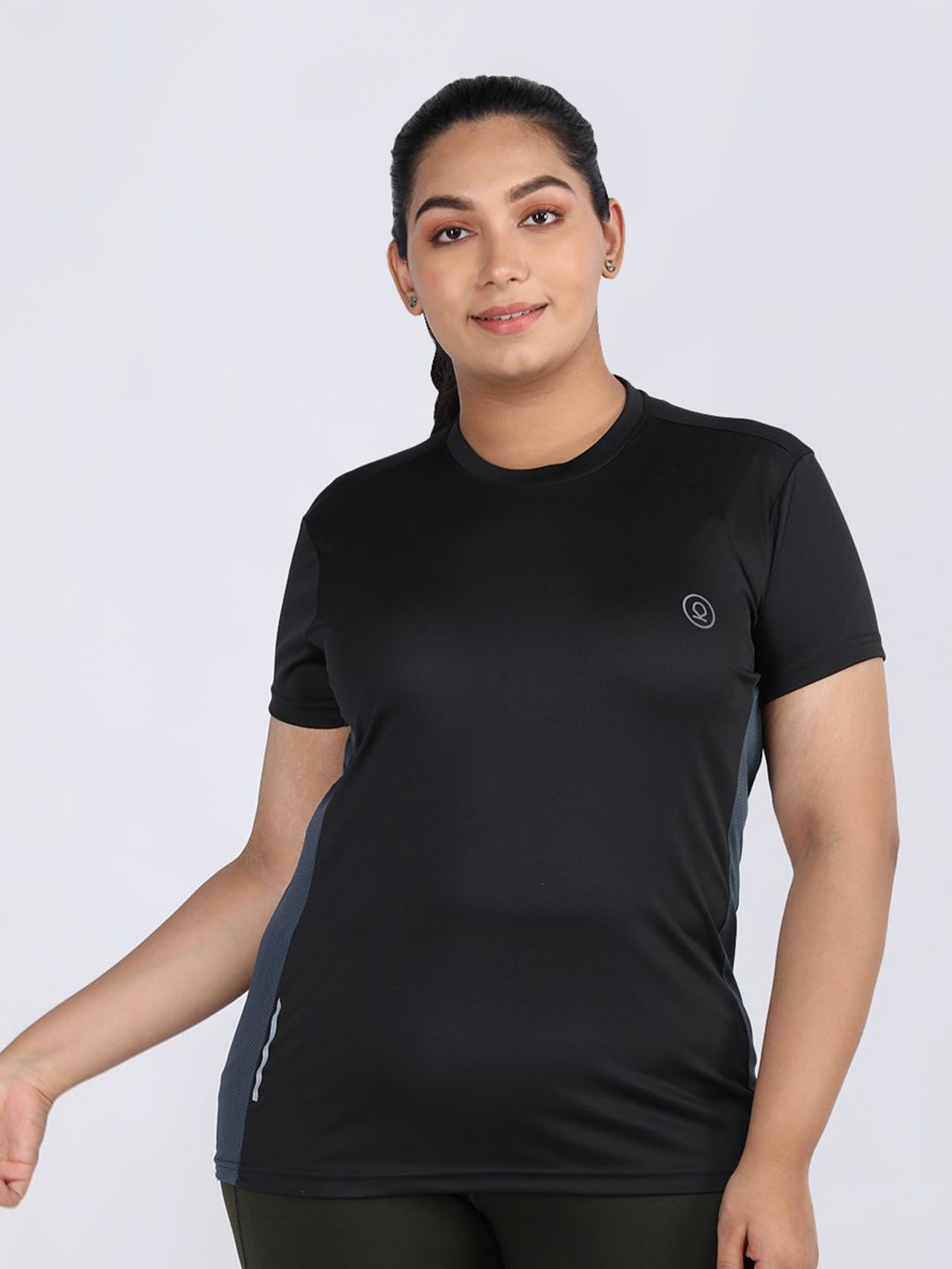 

CHKOKKO Women Solid Round Neck T-Shirt, Black