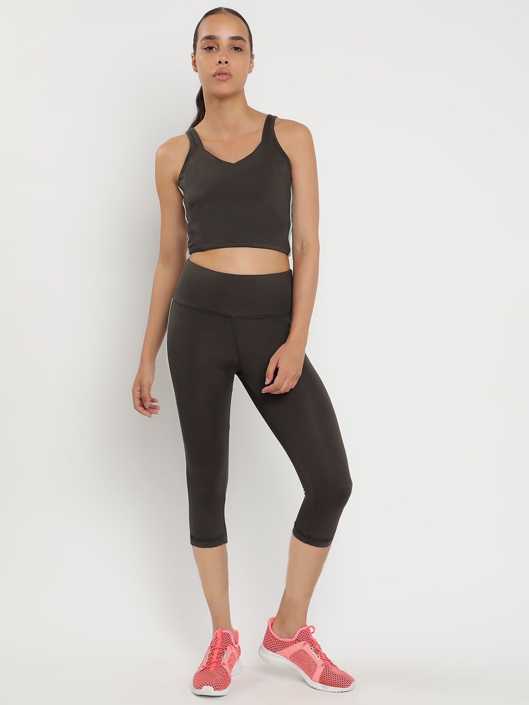 

Wearjukebox Medium Coverage Bra, Black