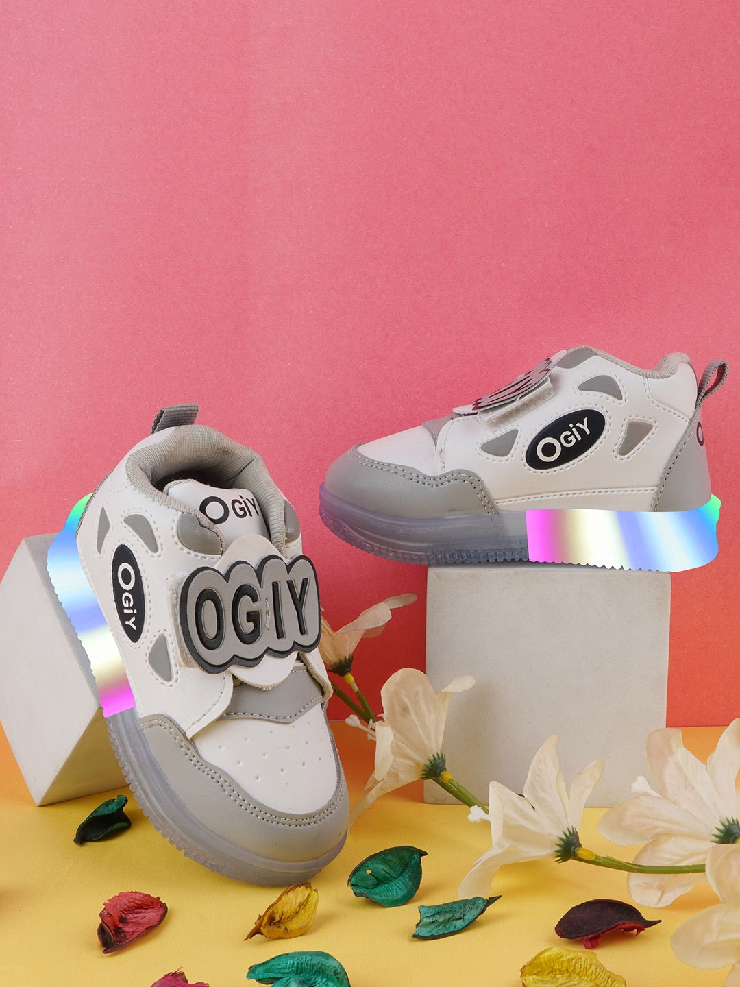 

BAESD Unisex Kids Textured Sneakers With LED, Grey