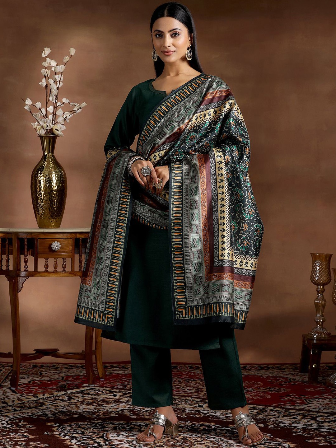 

Libas Notched Neck Straight Kurta with Trousers & Dupatta, Green