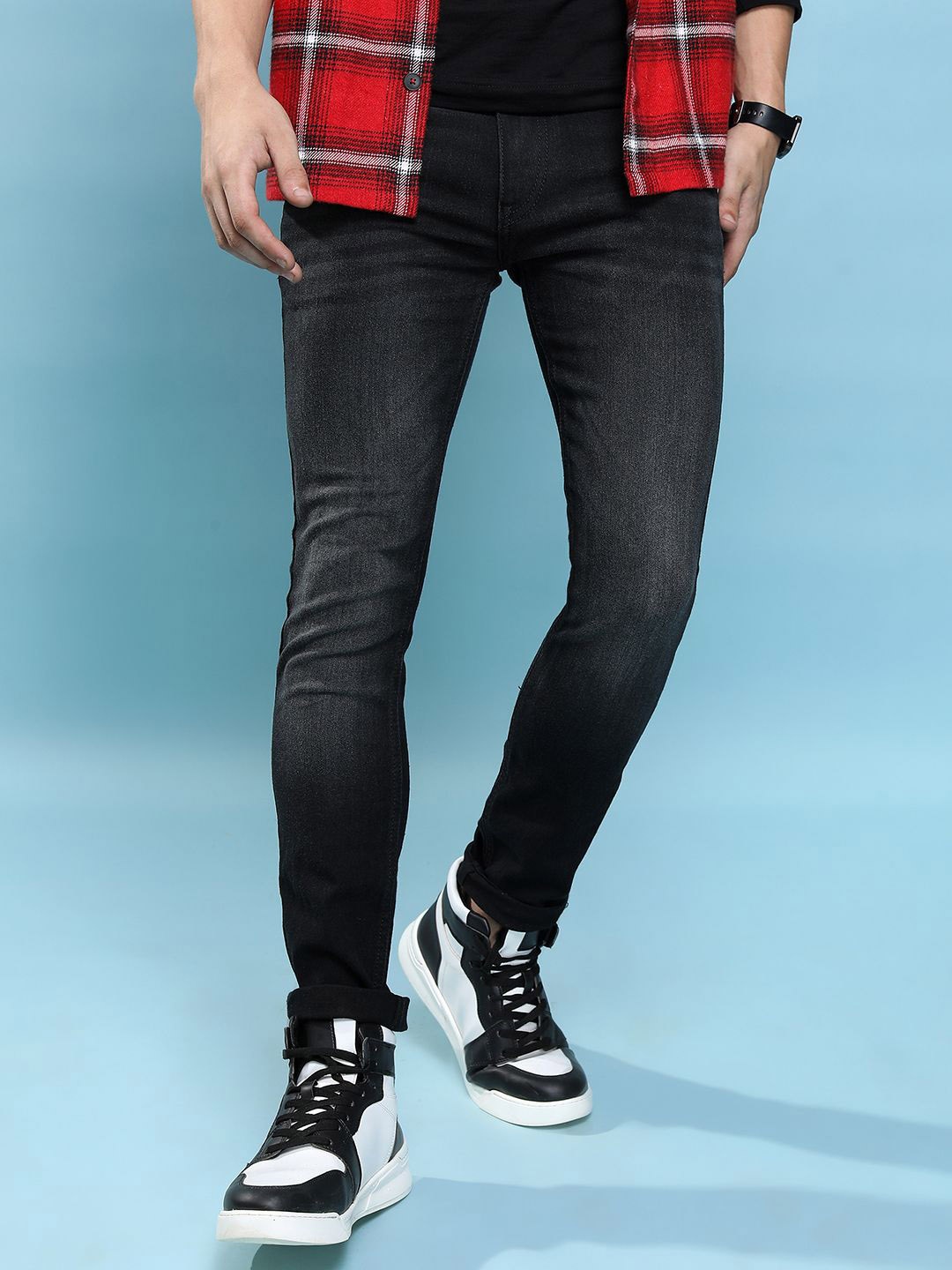 

HIGHLANDER Men Skinny Fit Low Distress Light Fade Stretchable Jeans, Black
