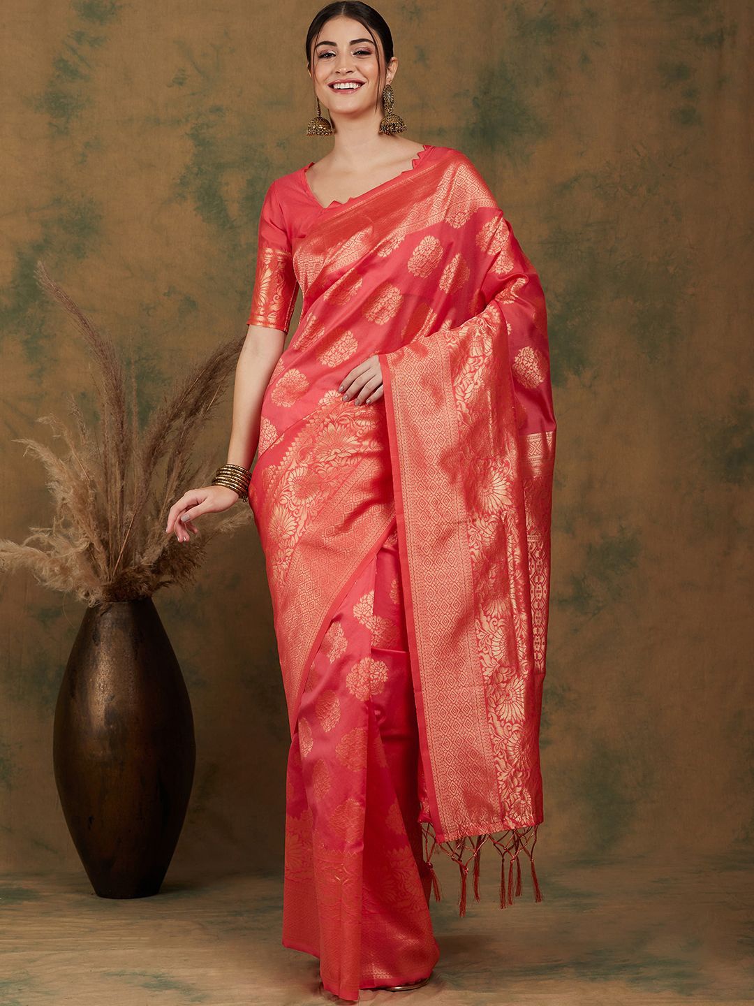 

SHADOW & SAINING Woven Design Zari Silk Blend Banarasi Saree, Peach