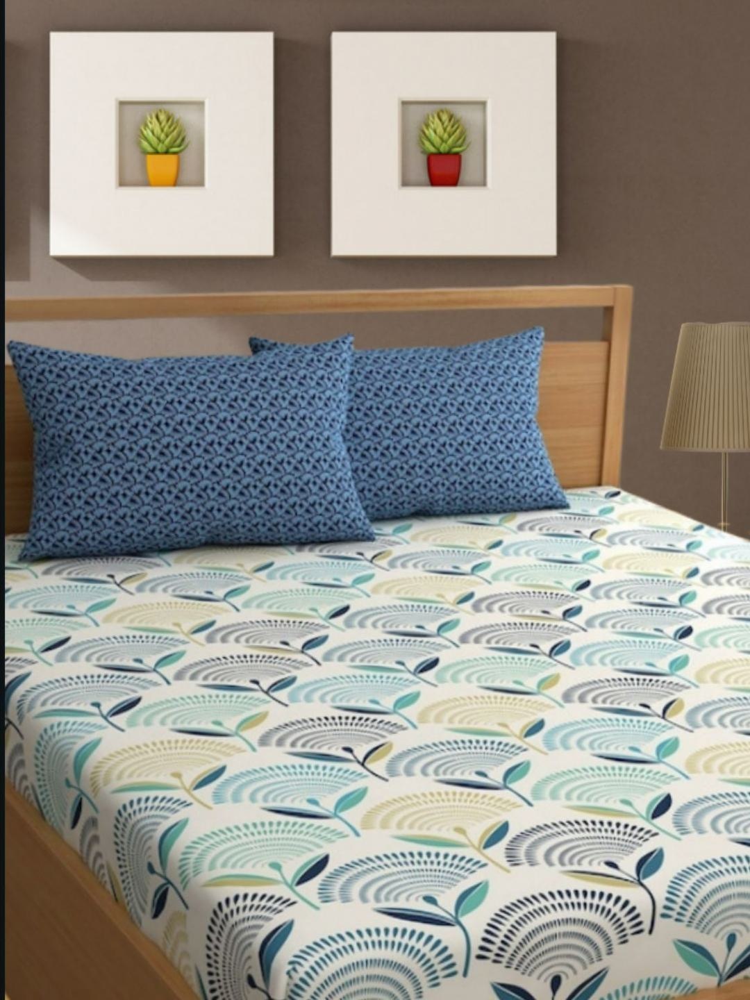 

UrbanArts Turquoise Blue & Off White Ethnic Motifs King Bedsheet with 2 Pillow Covers