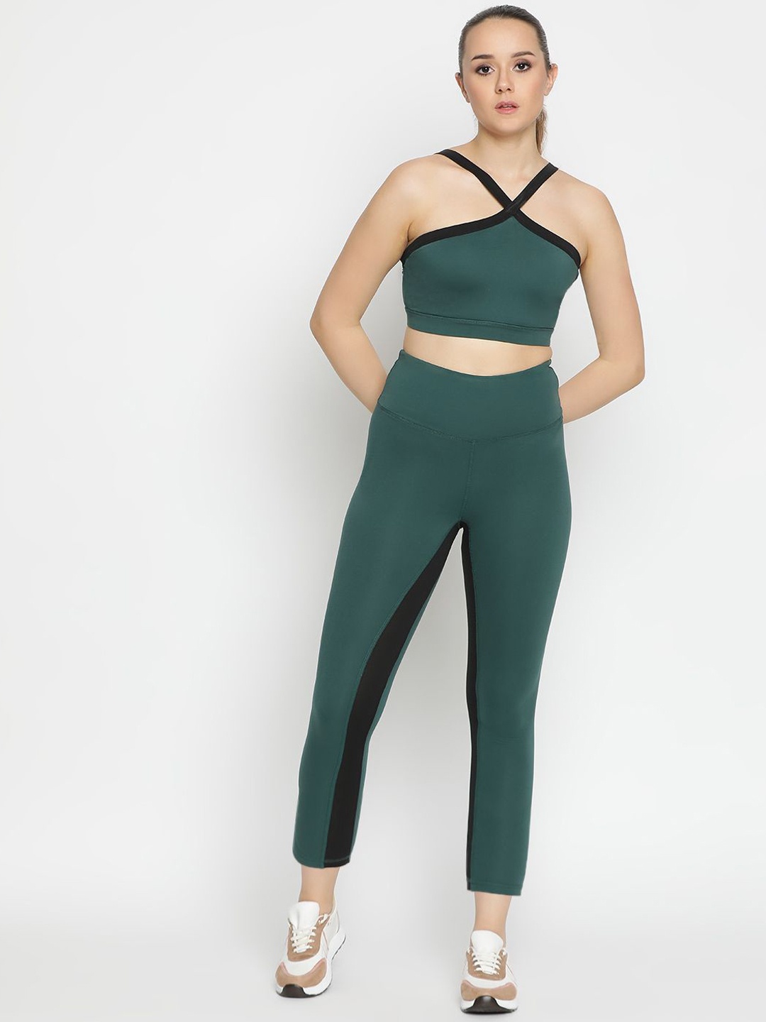 

Wearjukebox Halter Neck Top With High Rise Ankle-Length Tights, Green