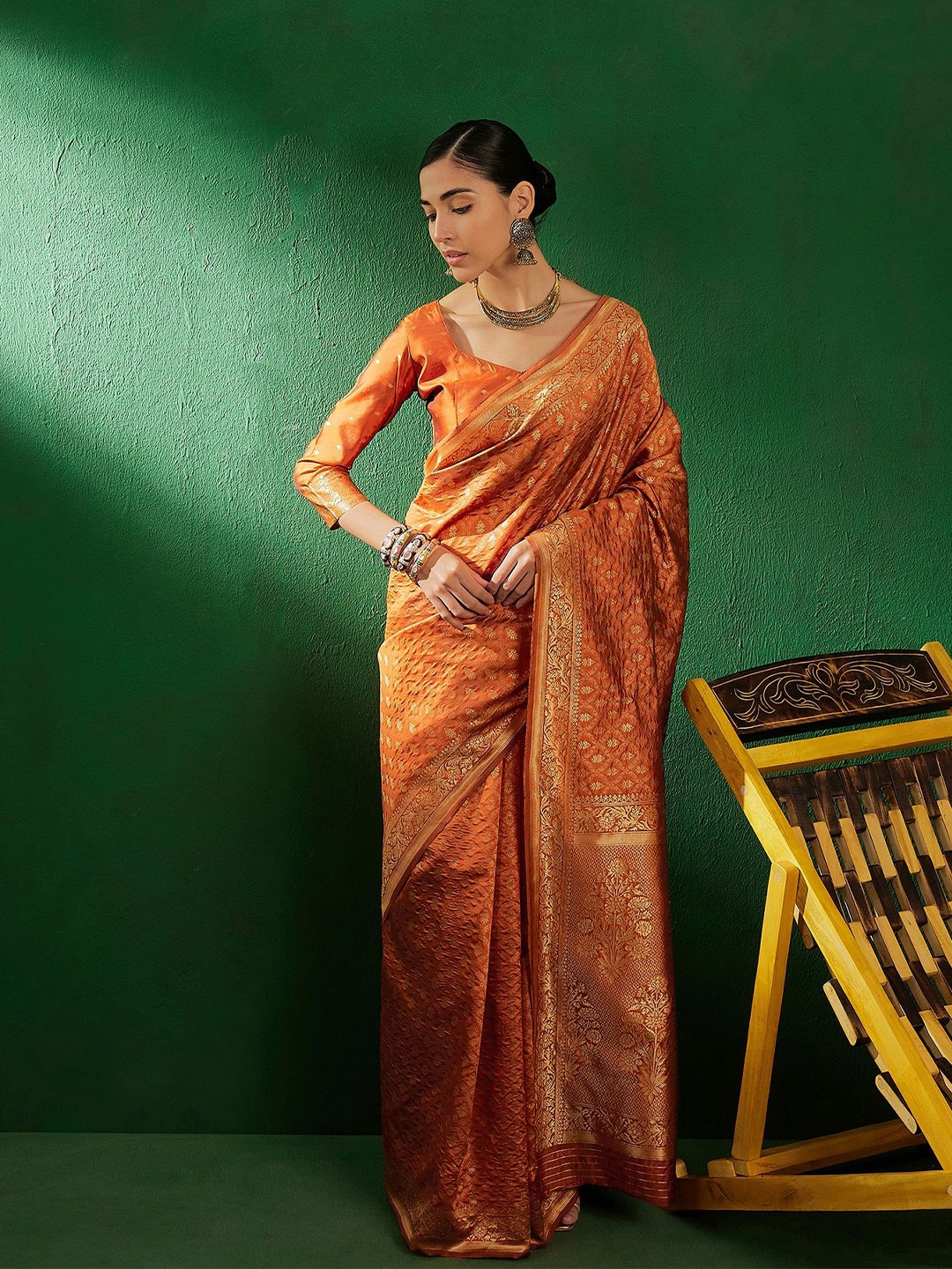 

SHADOW & SAINING Woven Design Zari Banarasi Saree, Orange