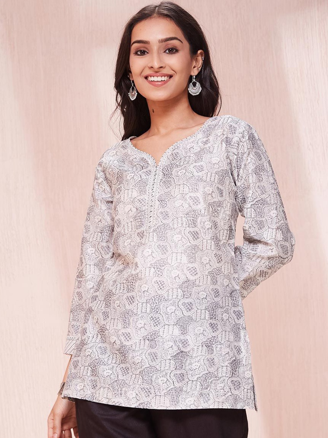 

Fabindia Floral Printed Notch Neck Cotton Silk Straight Short Kurta, Grey