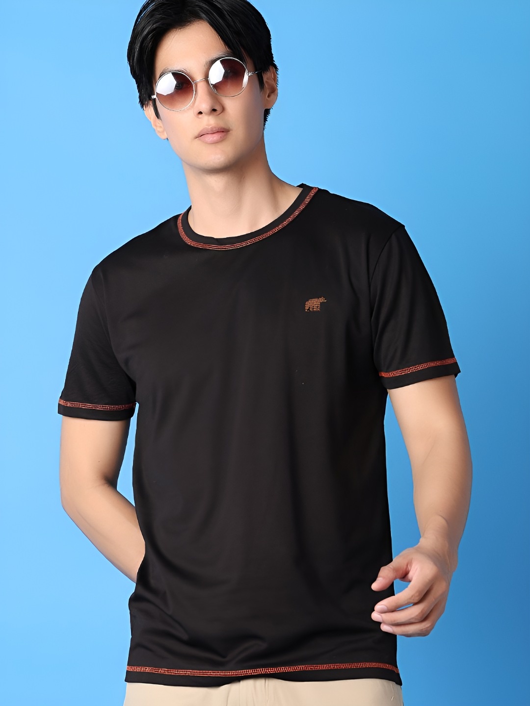 

V-Mart Men Solid Round Neck Cotton Slim Fit T-Shirt, Black