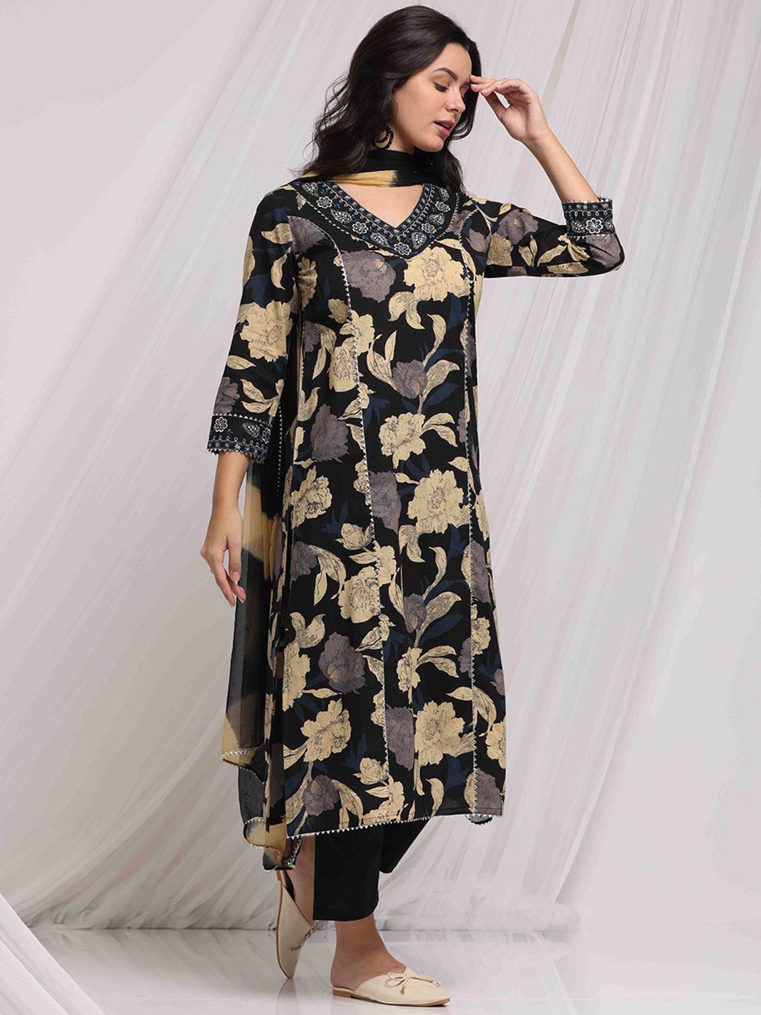 

Anouk Black Floral Printed Thread Work Pure Cotton Straight Kurta With Trouser & Dupatta