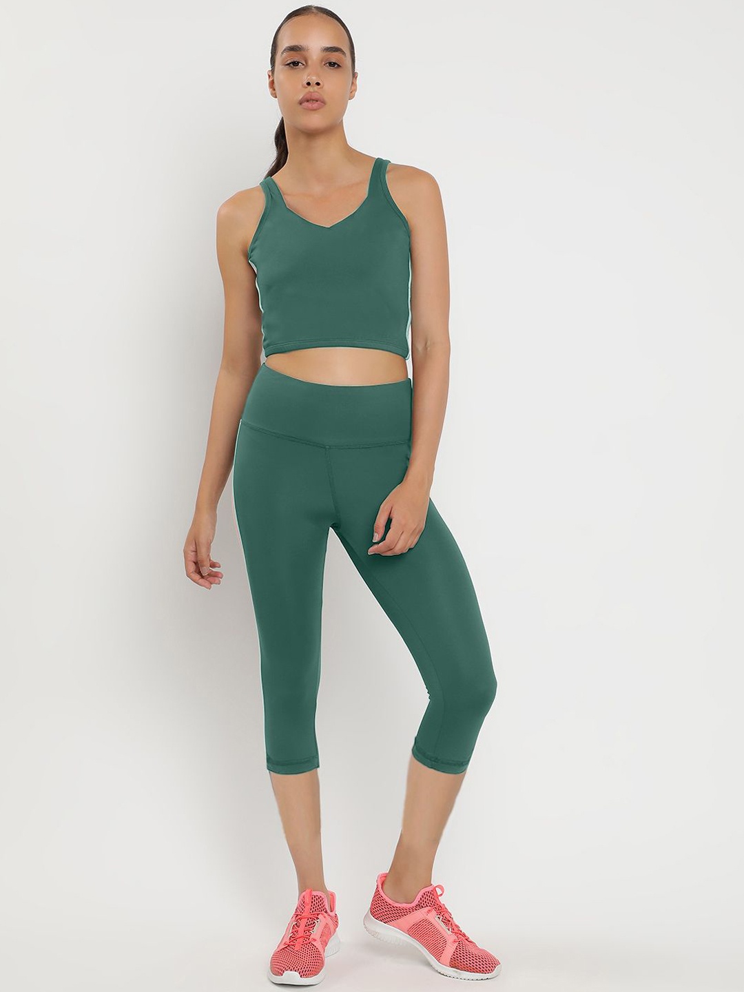 

Wearjukebox V Neck Sleeves Top With Tights, Green