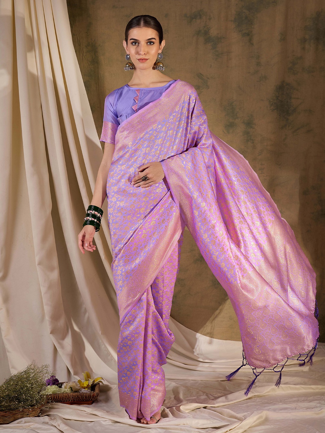 

SHADOW & SAINING Woven Design Zari Silk Blend Kanjeevaram Saree, Violet