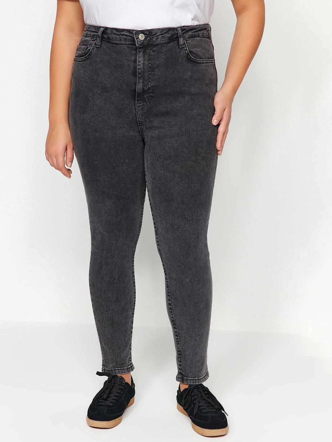 

Trendyol Women Mid-Rise Skinny Fit Jeans, Grey