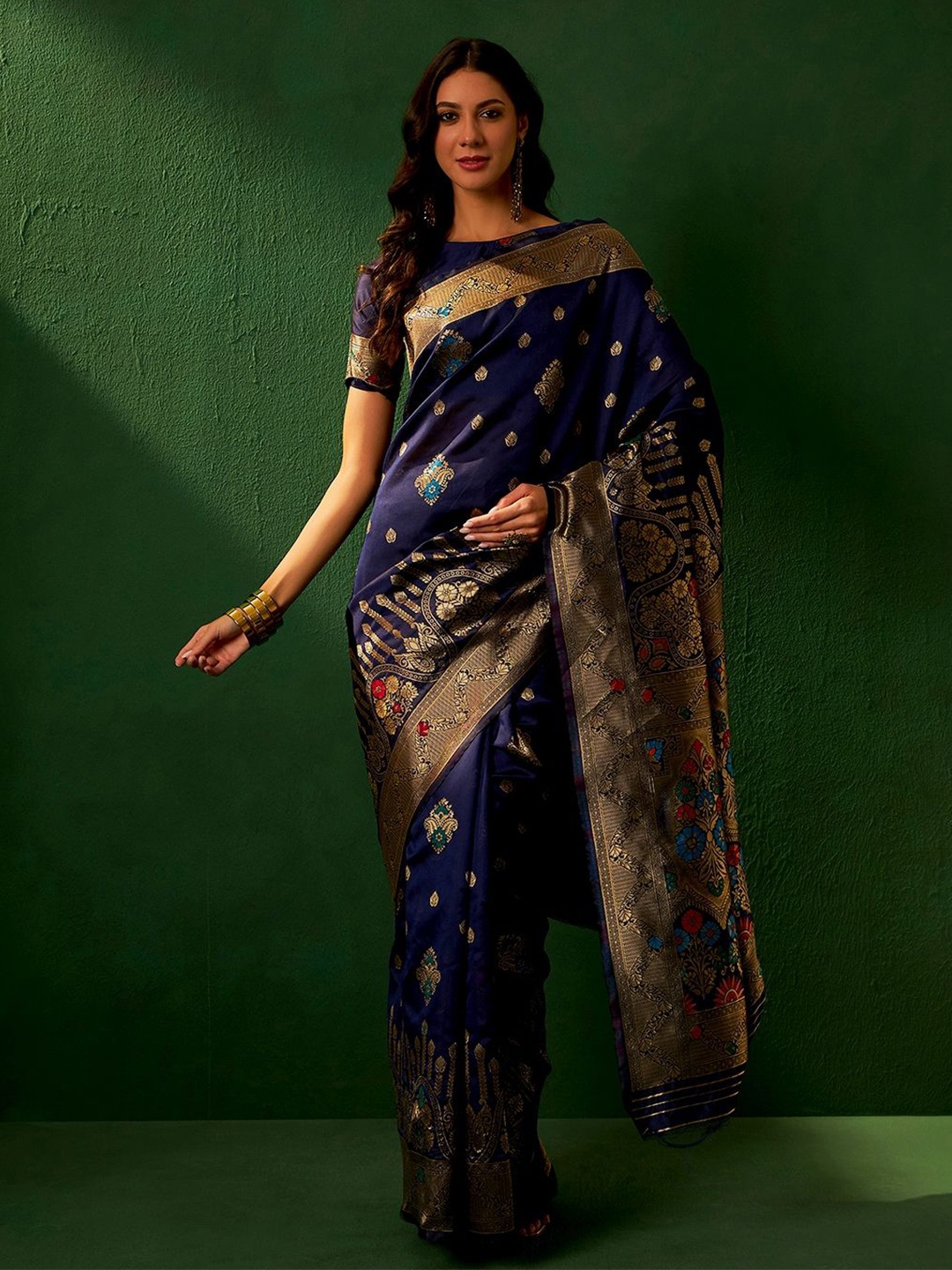

SHADOW & SAINING Woven Design Zari Banarasi Saree, Navy blue
