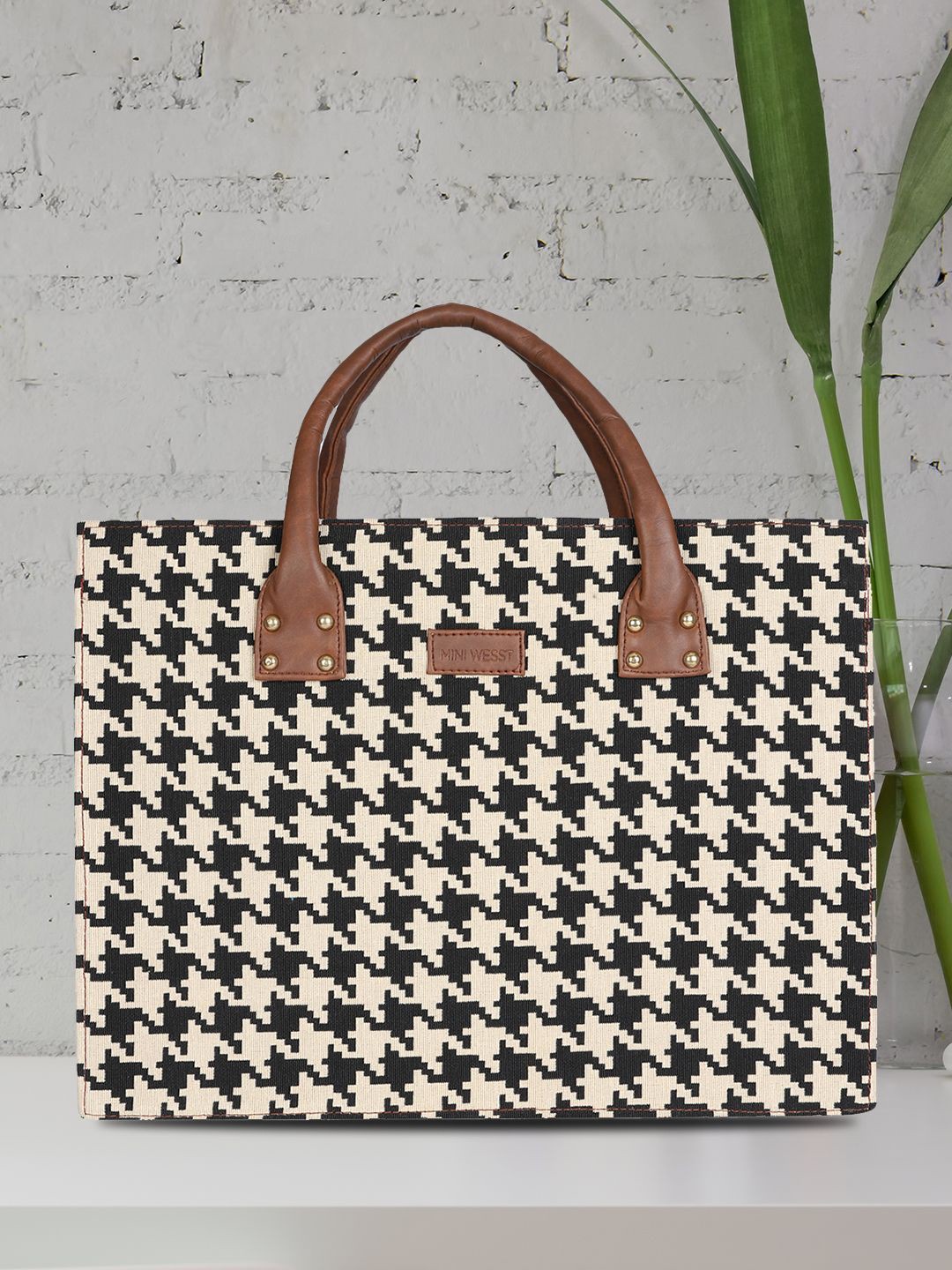 

MINI WESST Women Abstract Printed Structured Handheld Bag, Beige