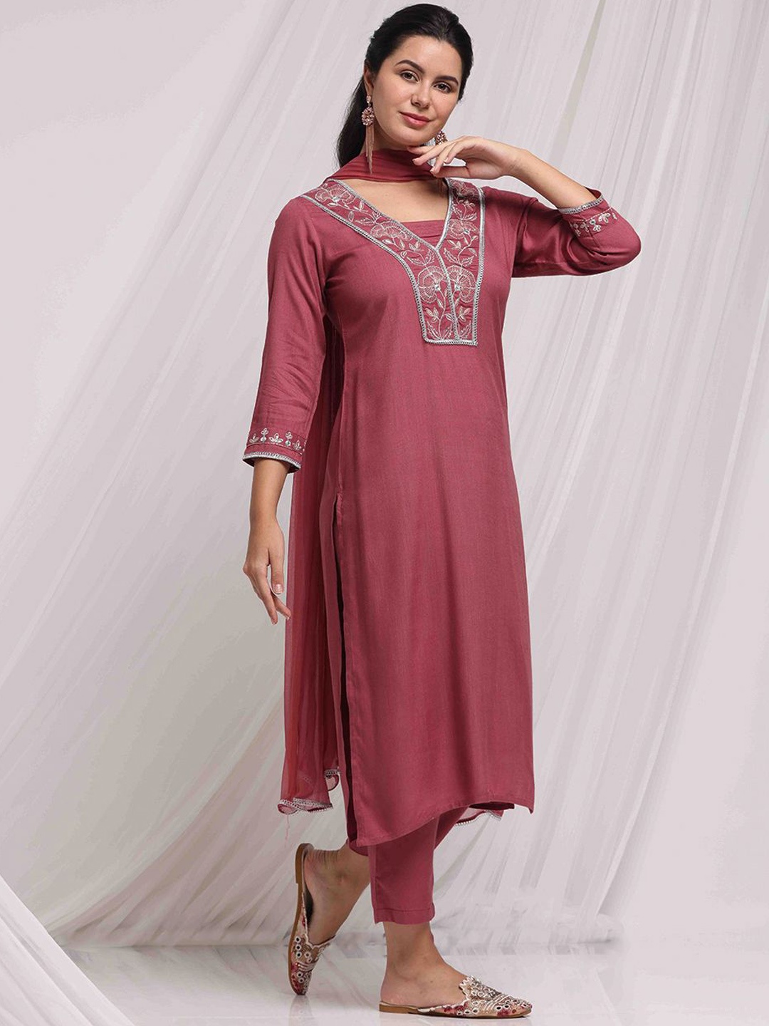 

Anouk Mauve Floral Yoke Design Straight Kurta With Trouser & Dupatta