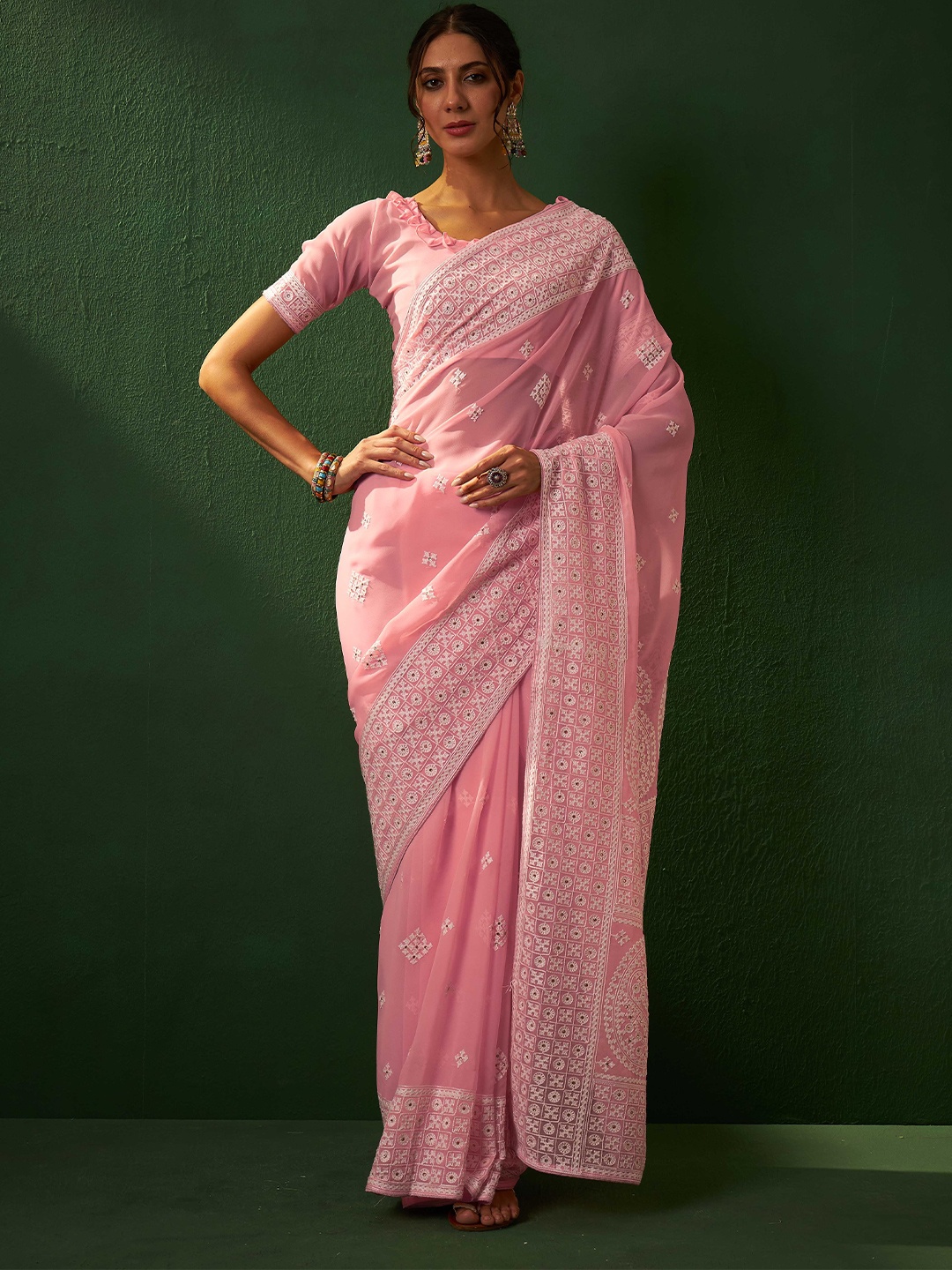 

SHADOW & SAINING Floral Beads and Stones Pure Georgette Saree, Pink