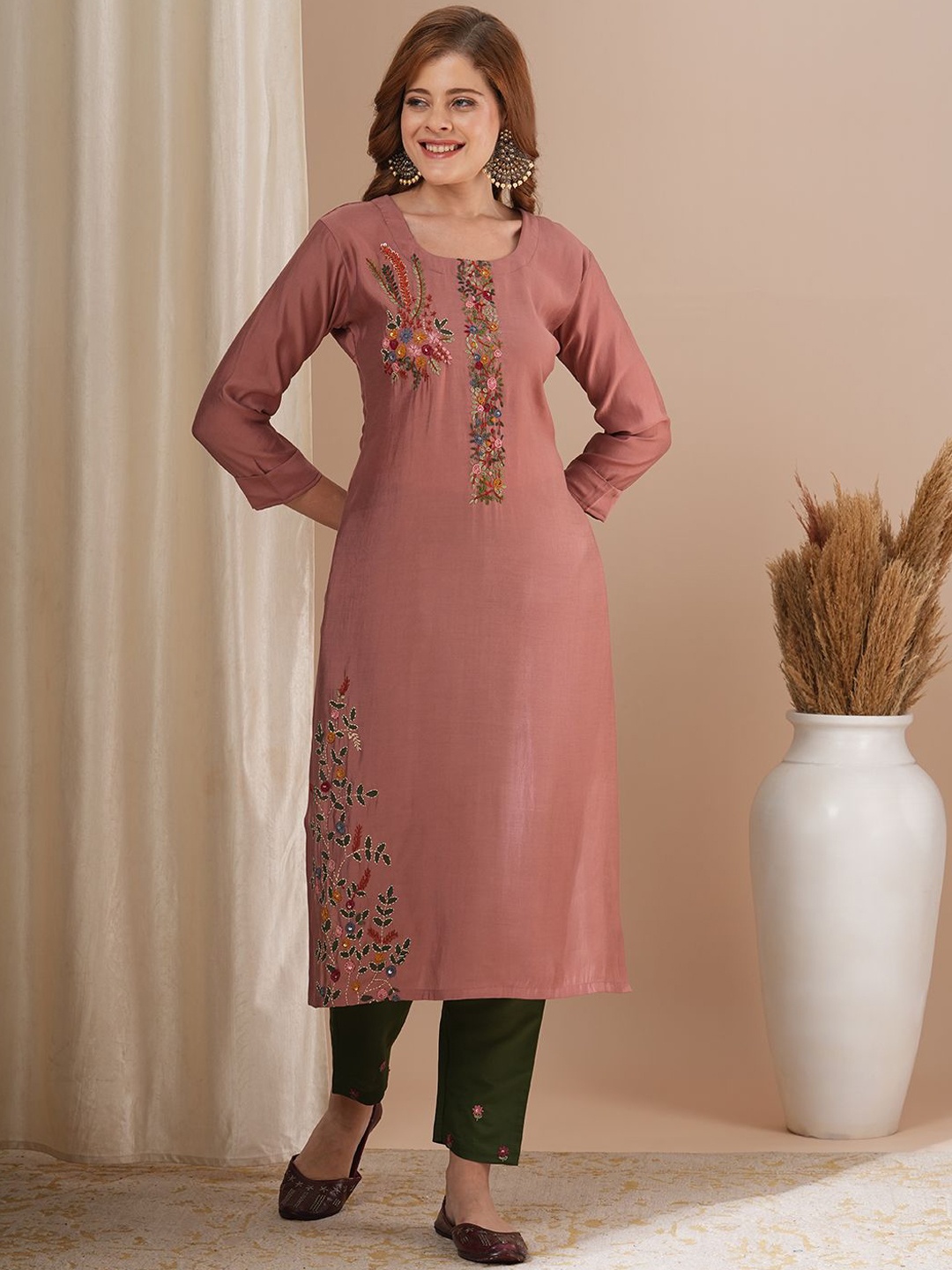 

FASHOR Floral Embroidered Thread Work Straight Kurta, Rose gold