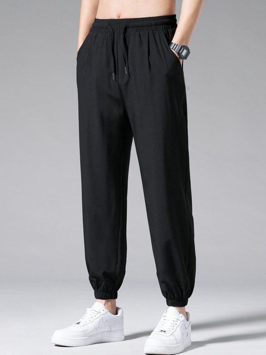 

StyleCast Solid Mid-Rise Joggers, Black