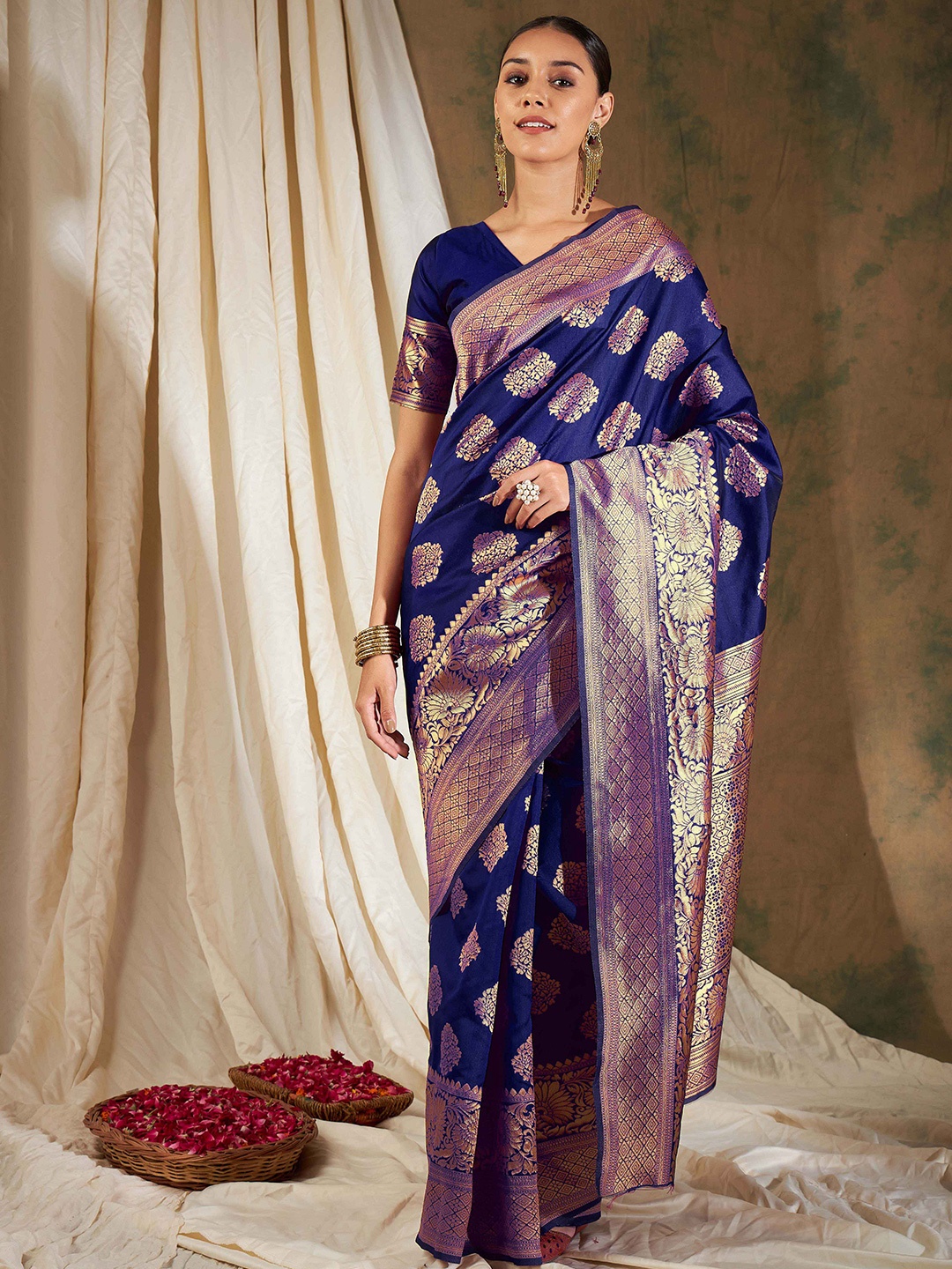 

SHADOW & SAINING Woven Design Banarasi Saree, Navy blue