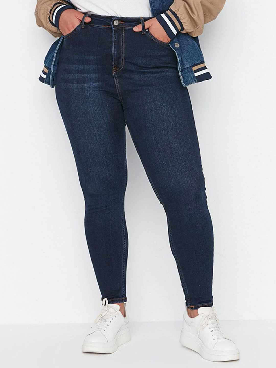 

Trendyol Women Low Distress Mid-Rise Skinny Fit Light Fade Jeans, Blue