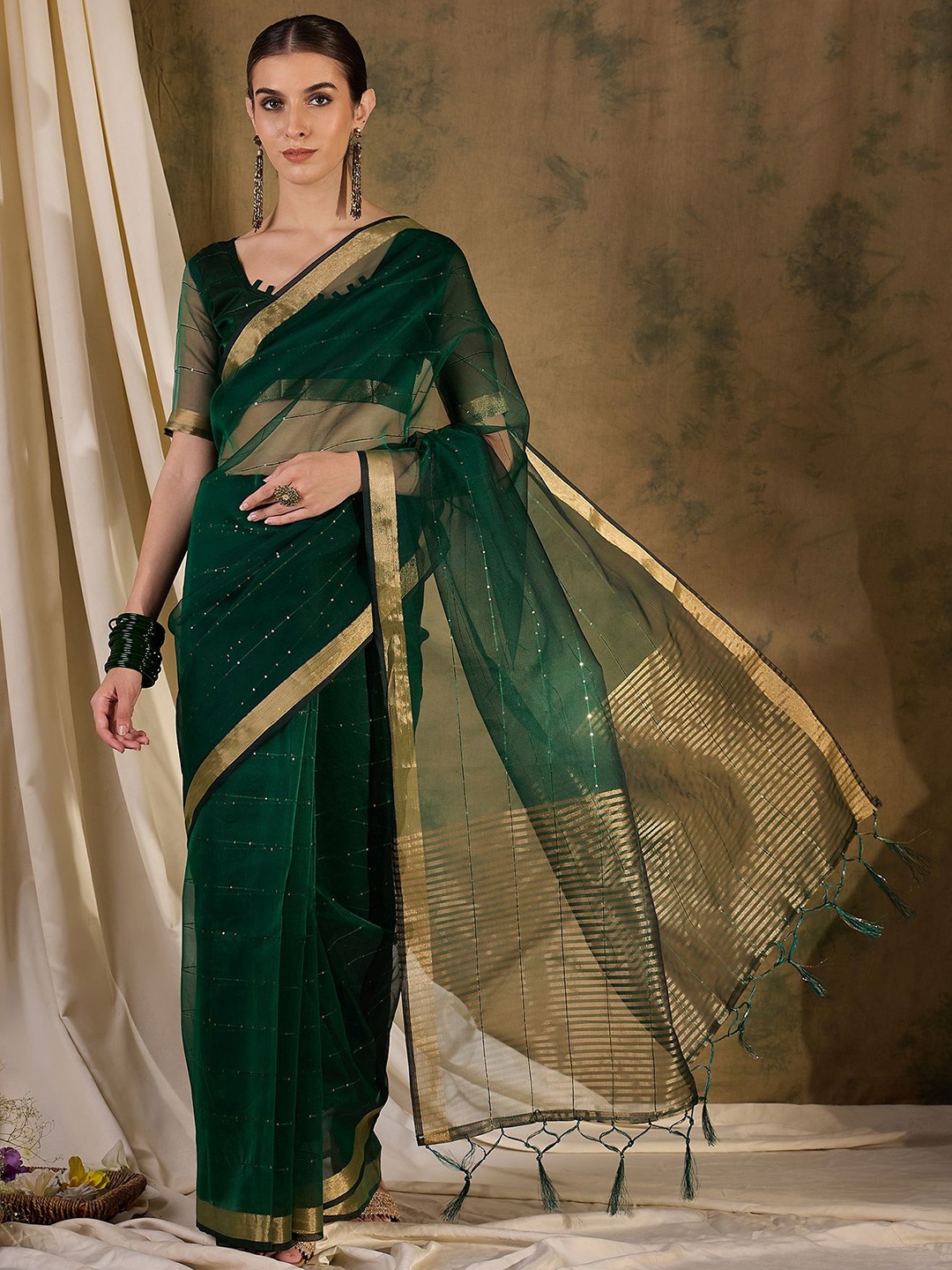 

SHADOW & SAINING Woven Design Sequinned Organza Banarasi Saree, Green