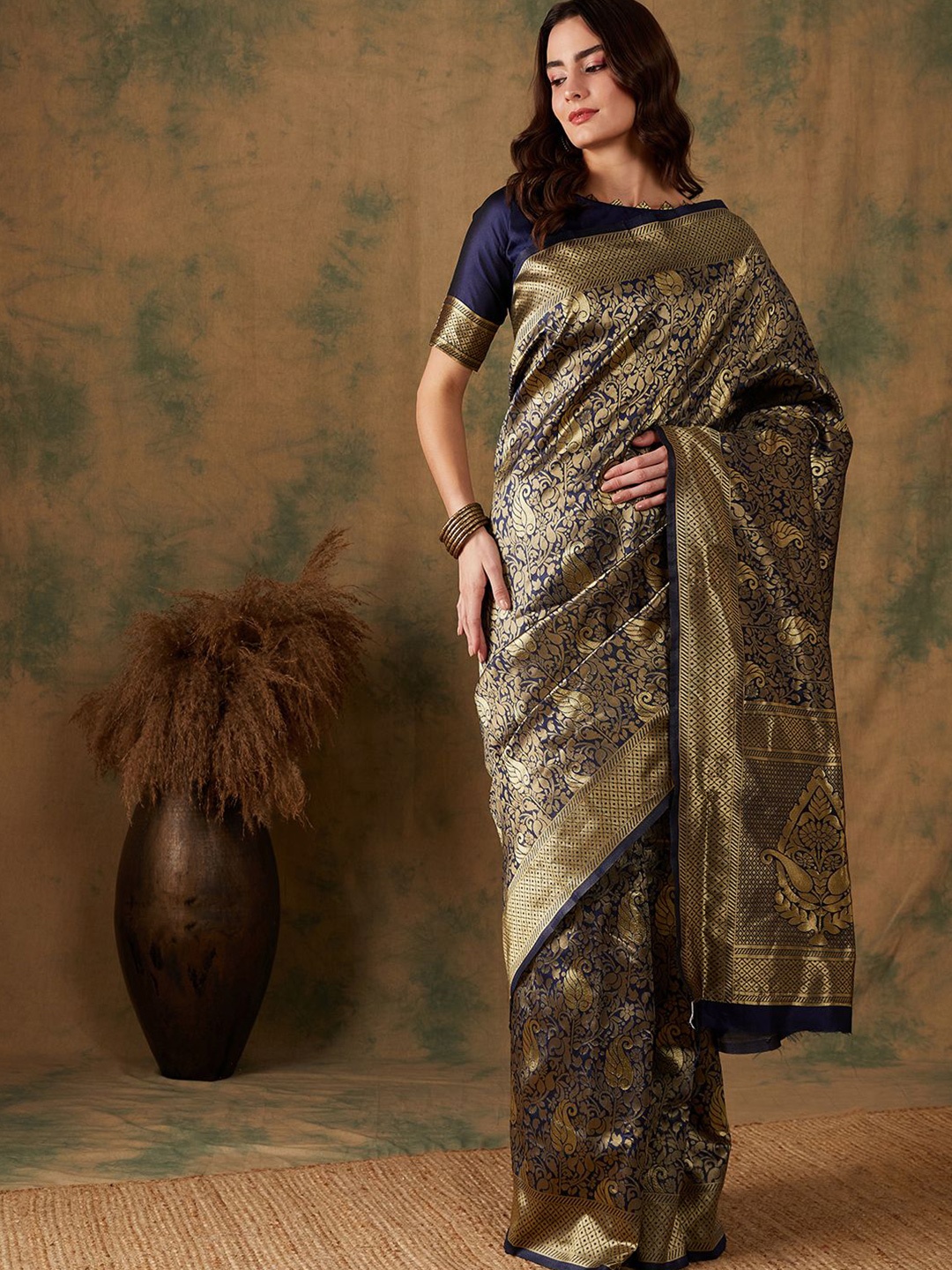 

SHADOW & SAINING Ethnic Motifs Zari Banarasi Saree, Navy blue