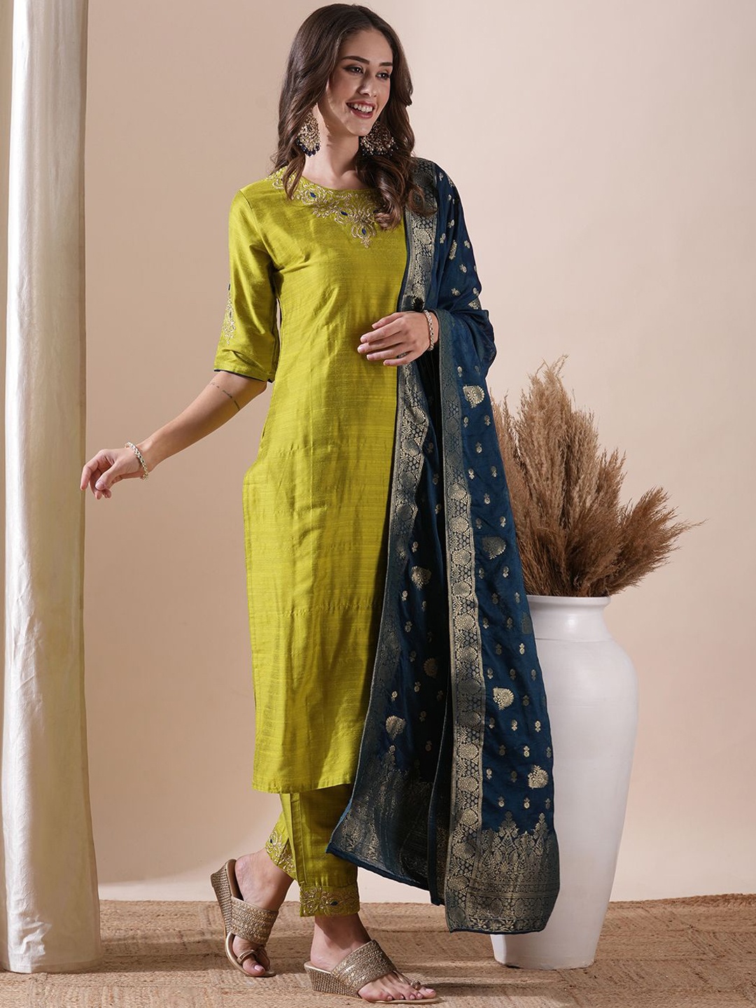 

FASHOR Floral Embroidered Thread Work Straight Kurta With Trousers & Dupatta, Lime green