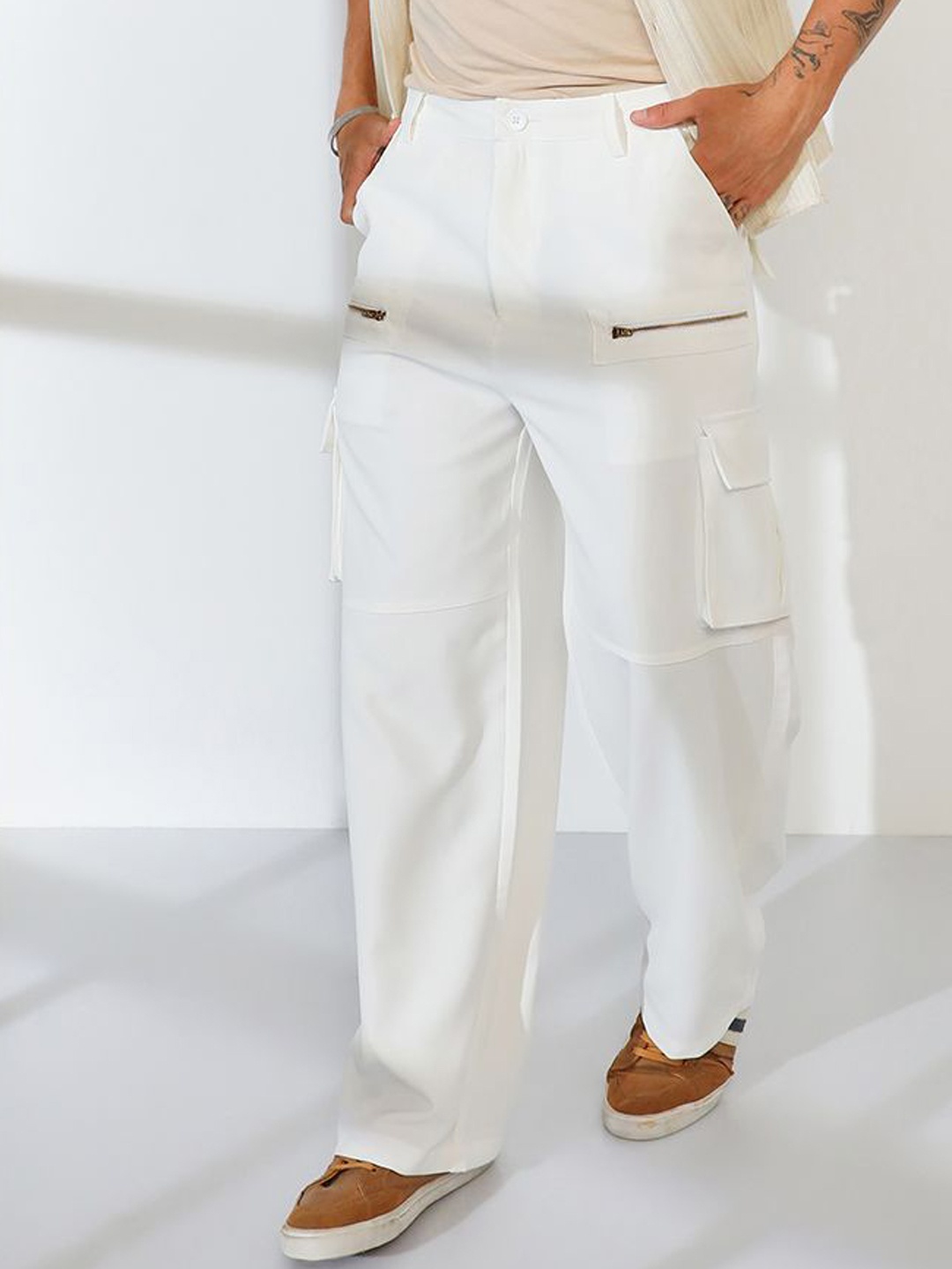 

Campus Sutra Men Comfort Loose Fit Easy Wash Cargos Trousers, White