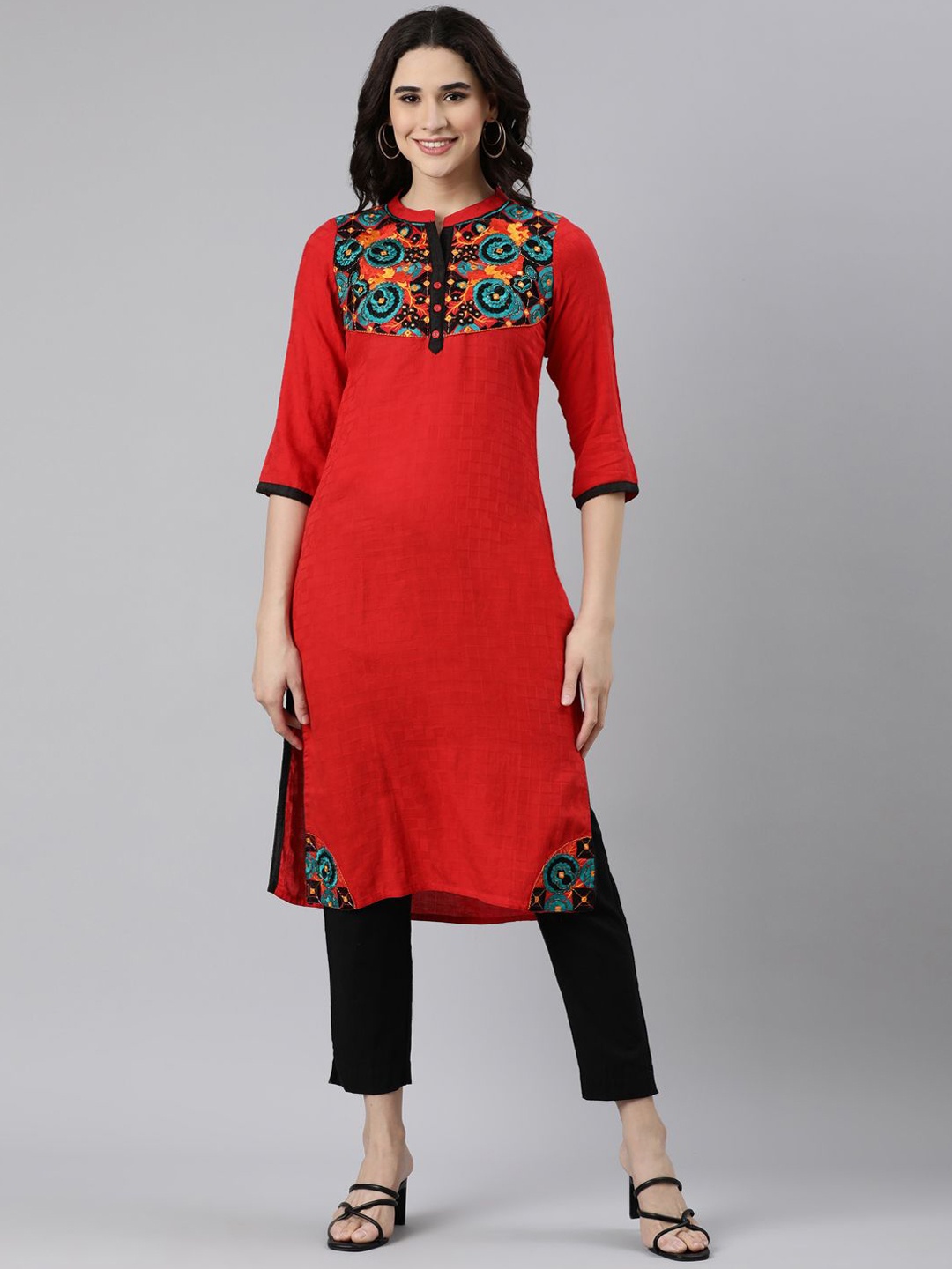 

Souchii Geometric Embroidered Mandarin Collar Cotton Straight Kurta, Red